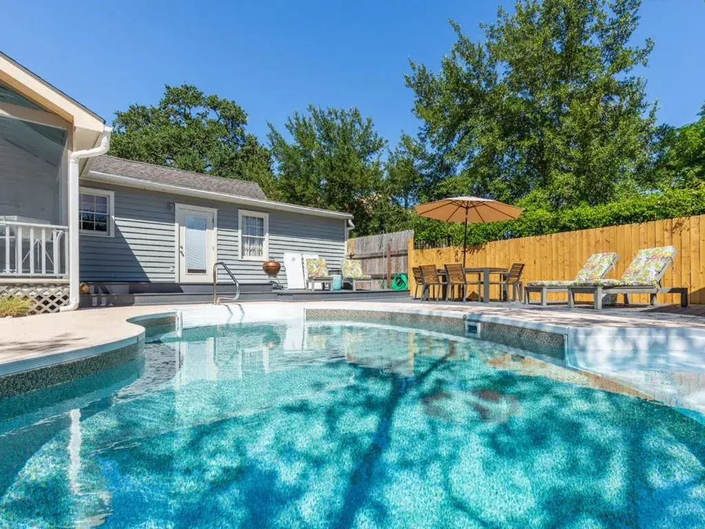 Frogtown Cottage Frogtown Cottage