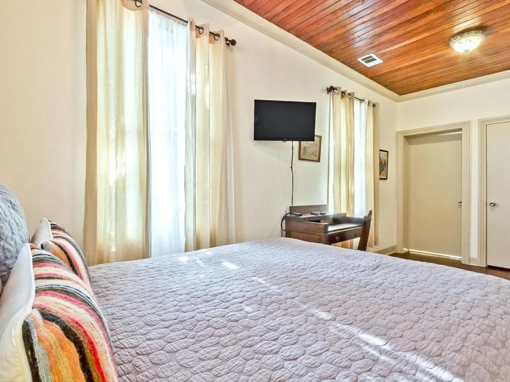 Bed in Frogtown Cottage