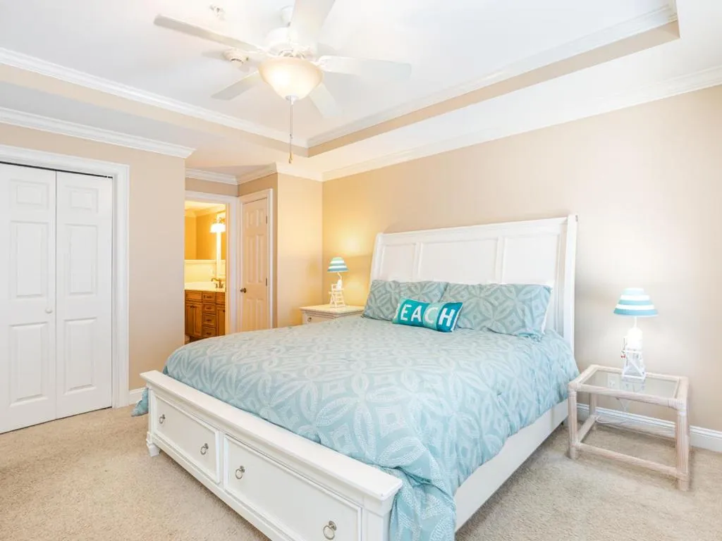 Bed in Silver Seas 203