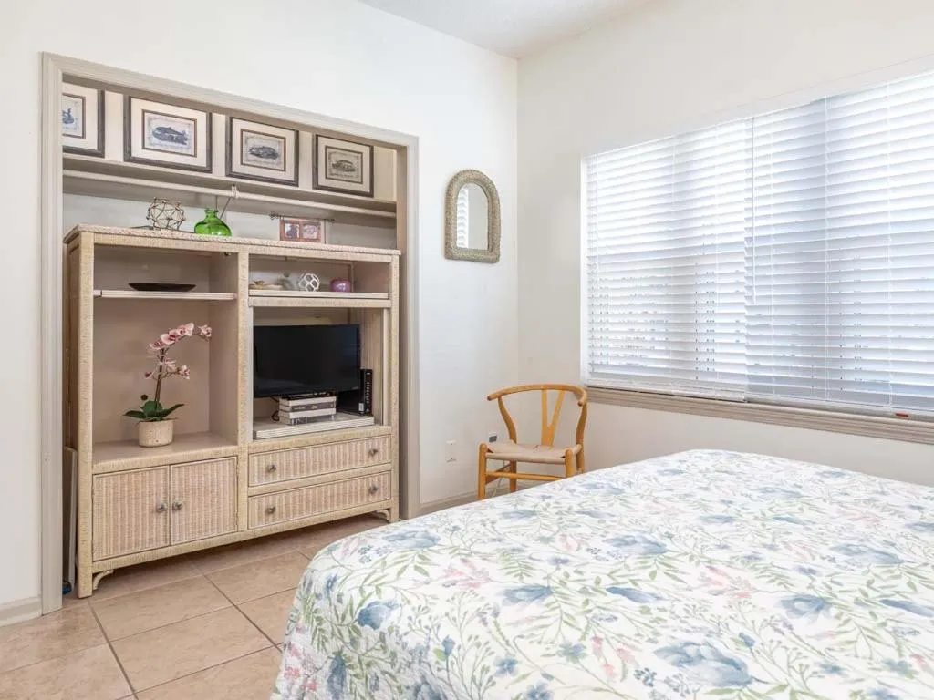 Bed in Atlantic Ocean 11