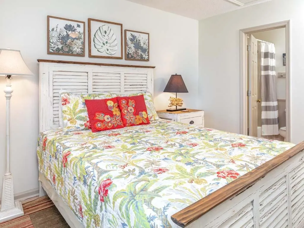 Bed in Atlantic Ocean 11