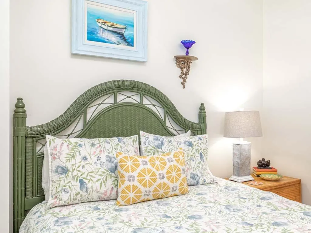 Bed in Atlantic Ocean 11