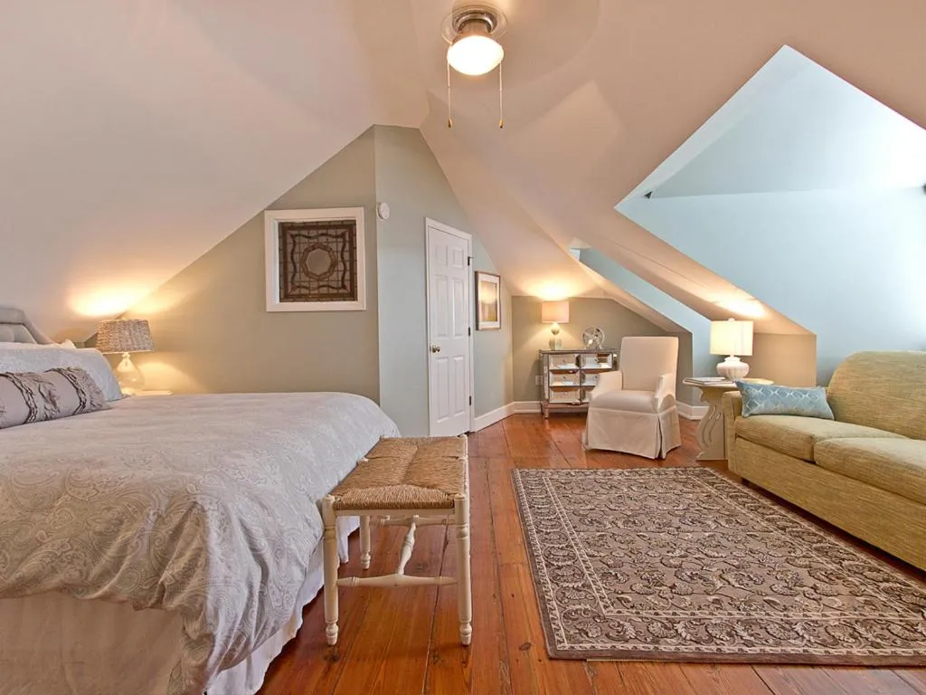 Bed in Habersham House