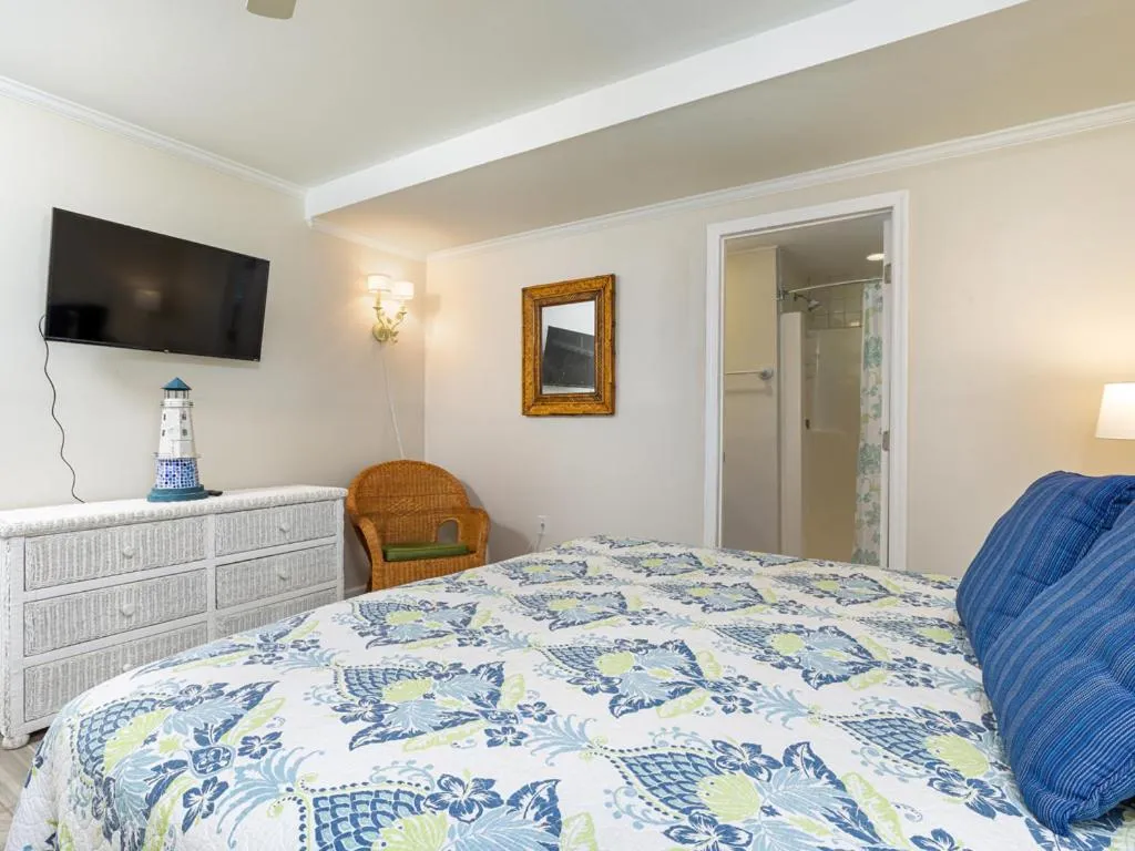 Bed in Horsepen Creek Cottage