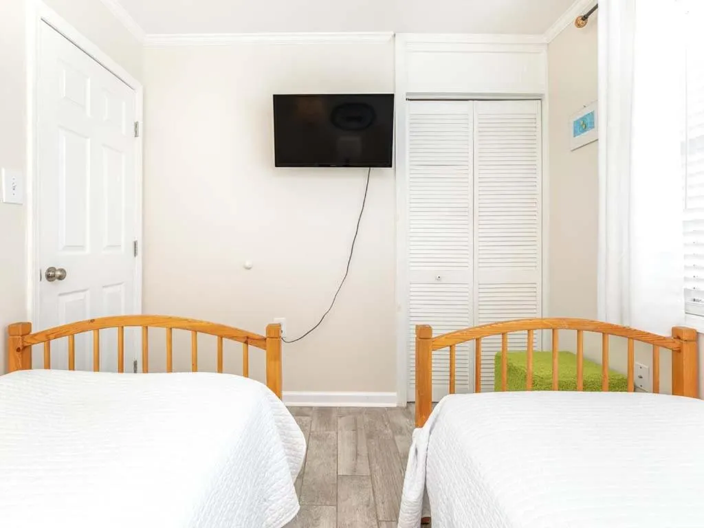 Bed in Horsepen Creek Cottage