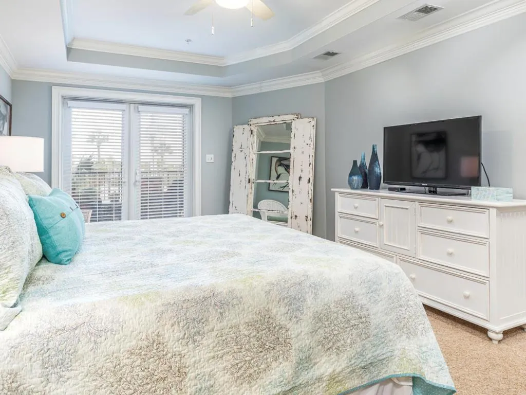 Bed in Brass Rail 206