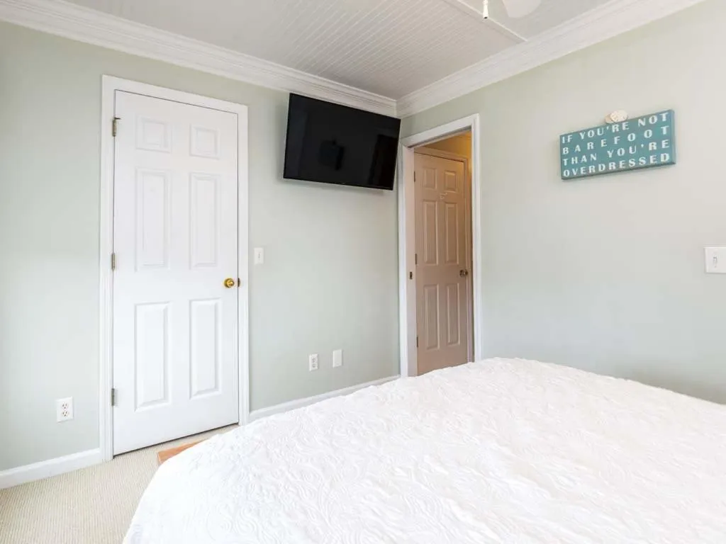 Bed in Once Upon A Tide