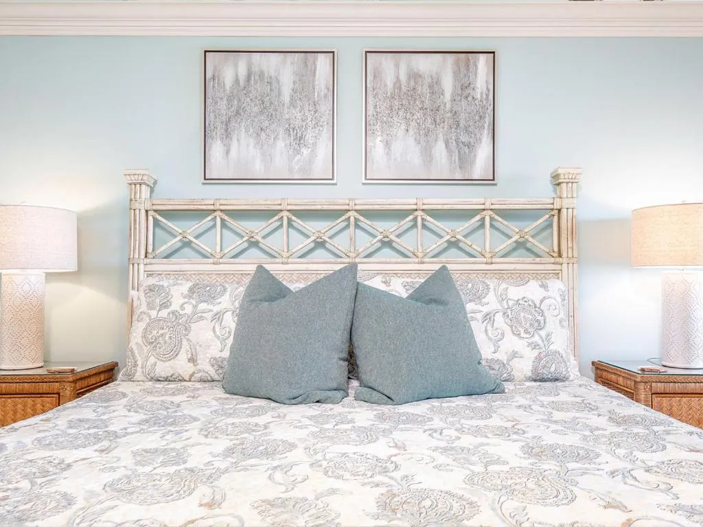 Bed in Brass Rail 306