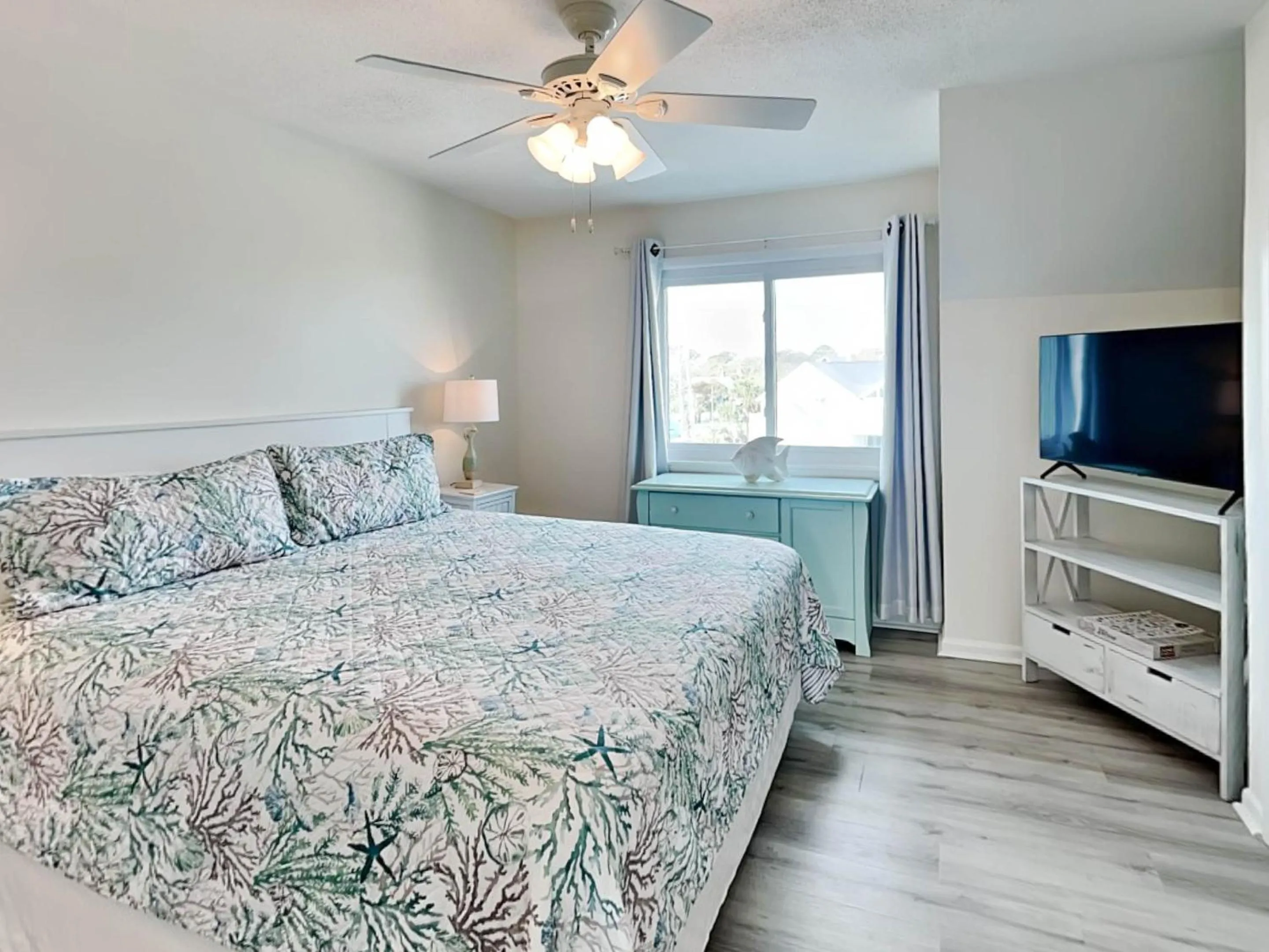 Bed in Tybee Lights 114C