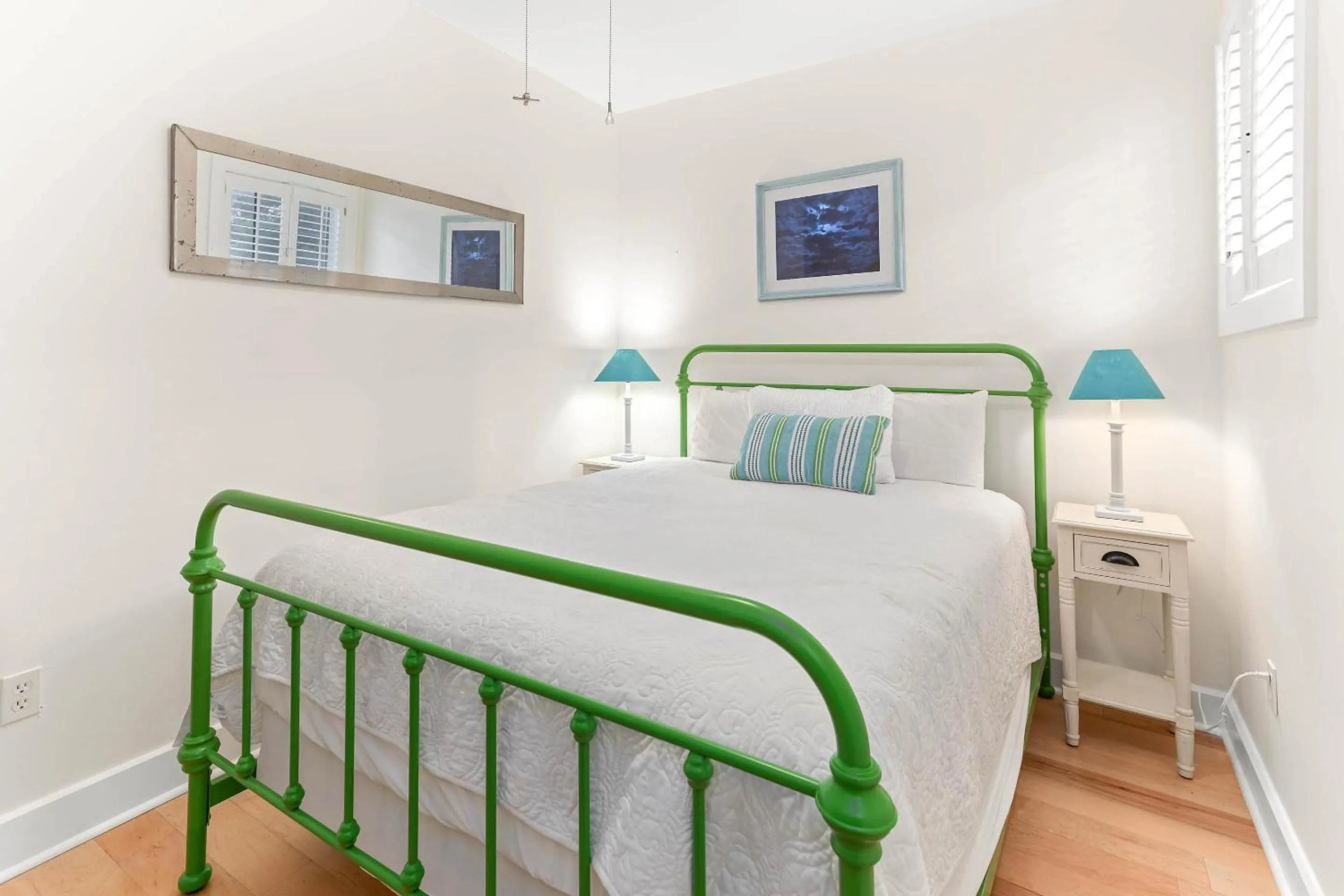 Bed in Caretta Cottage