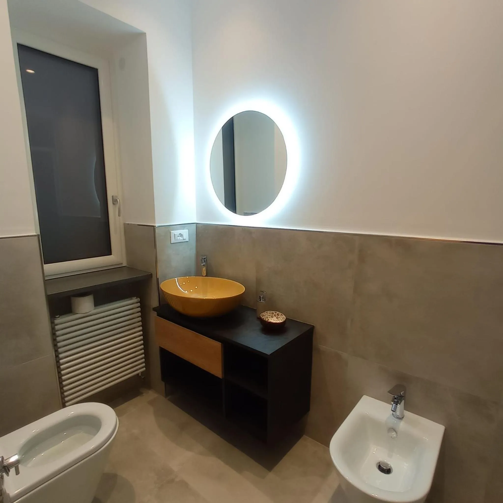 Toilet in Delphi Soggiorni Romantic Suites with Private Terrace - Ischia Porto