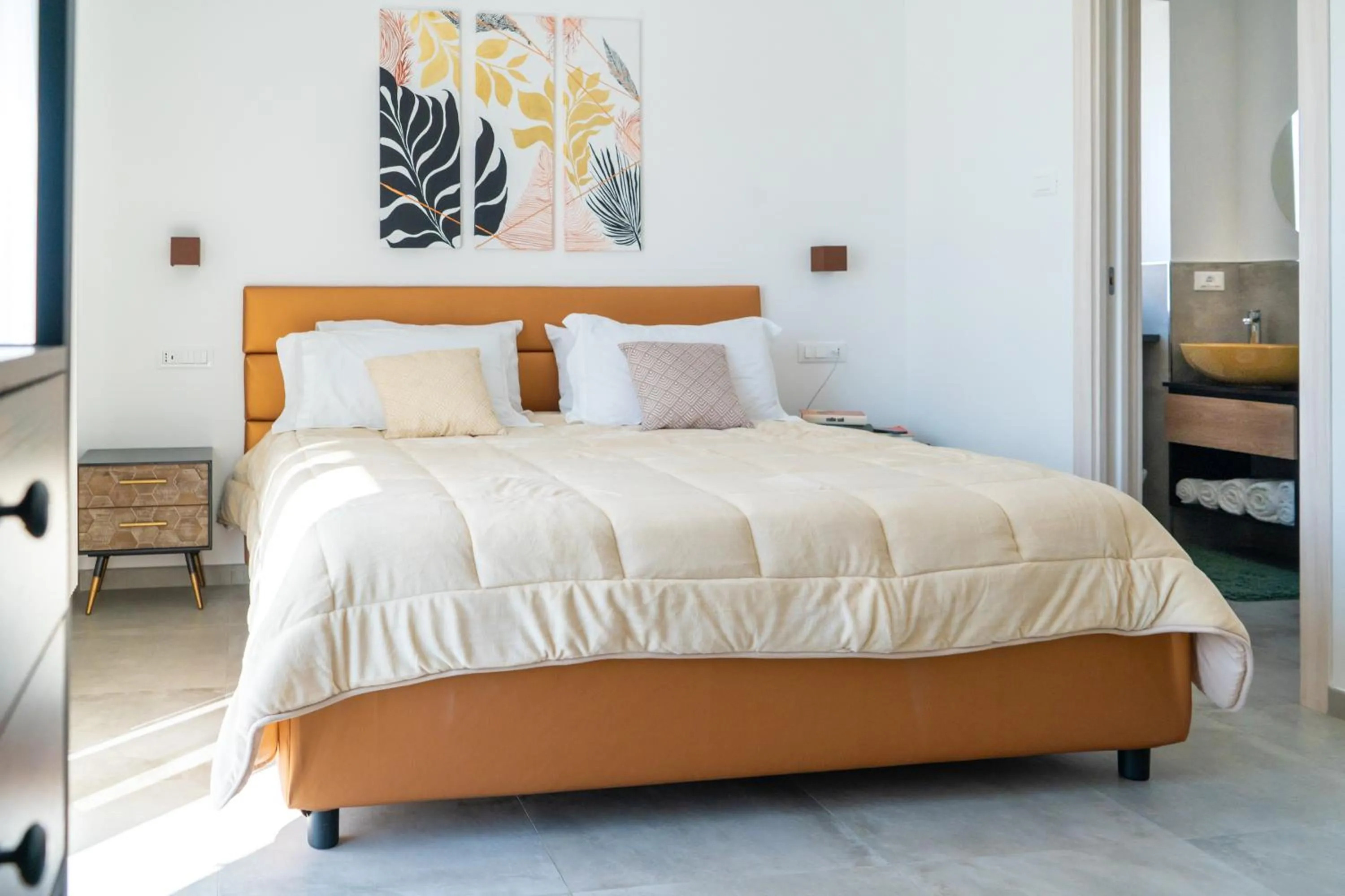 Photo of the whole room, Bed in Delphi Soggiorni Romantic Suites with Private Terrace - Ischia Porto