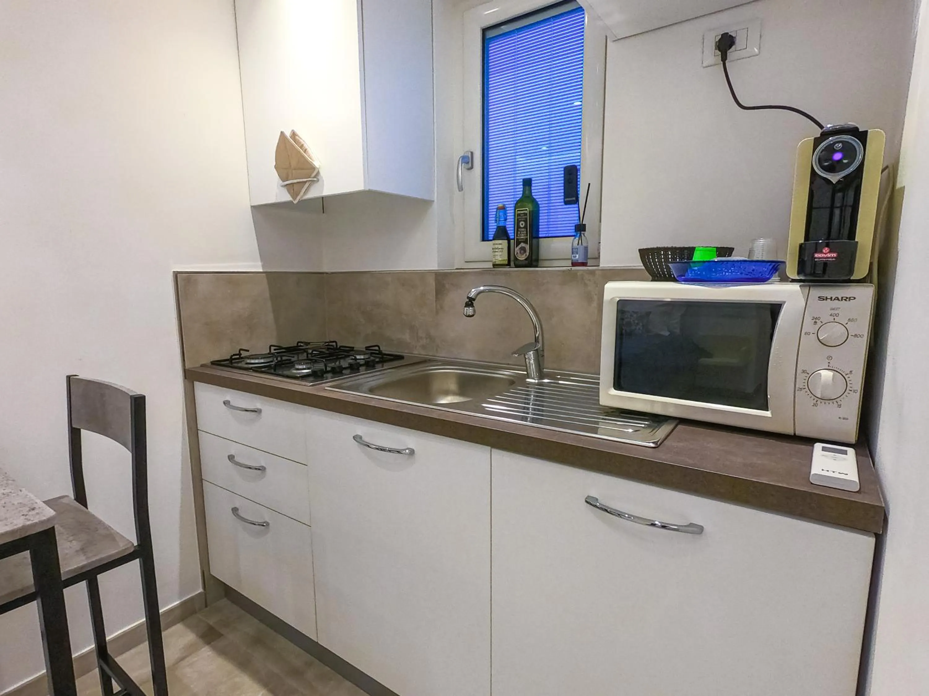 Kitchen or kitchenette in Delphi Soggiorni Romantic Suites with Private Terrace - Ischia Porto