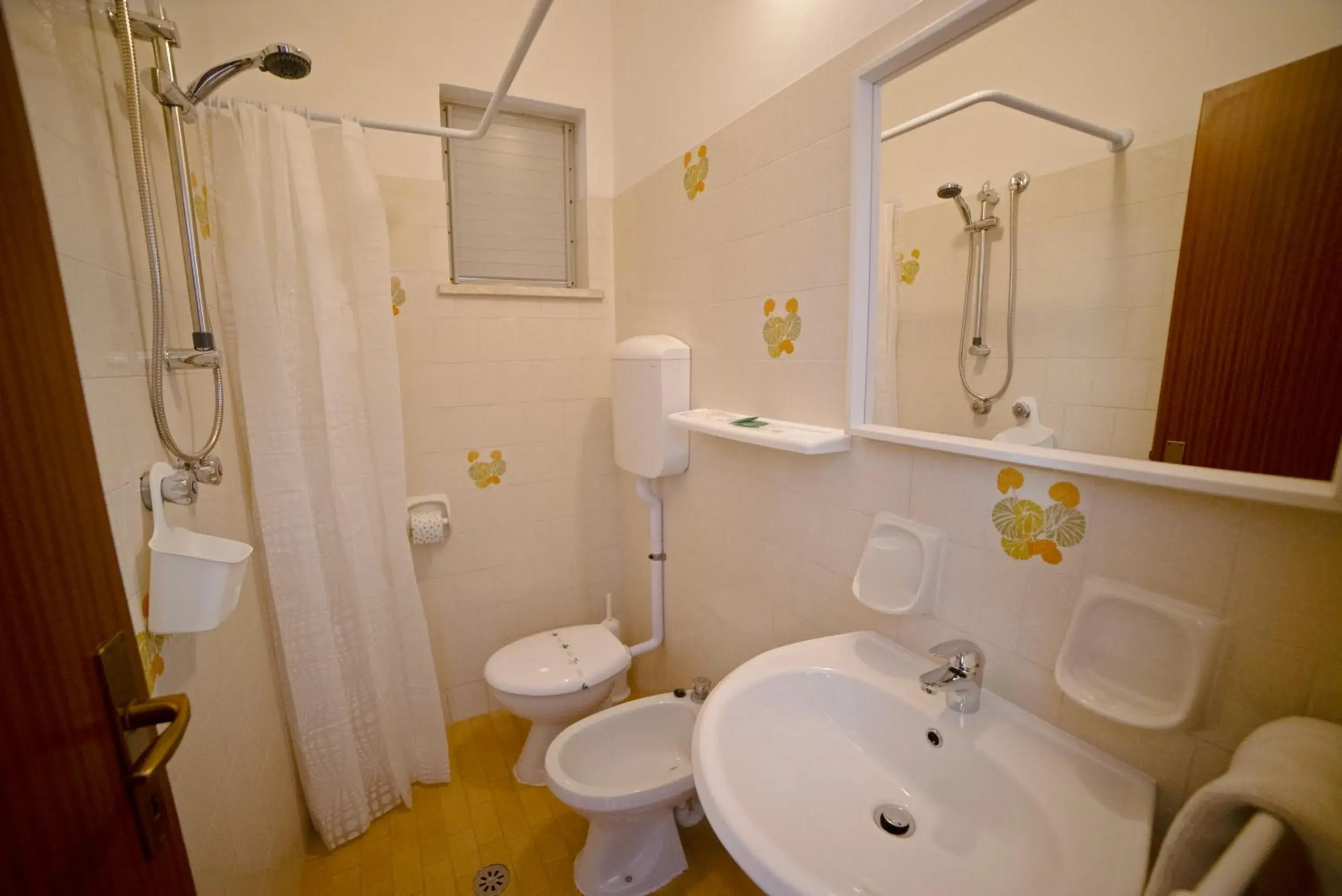 Bathroom in Hotel Ischia Bathroom in Hotel Ischia