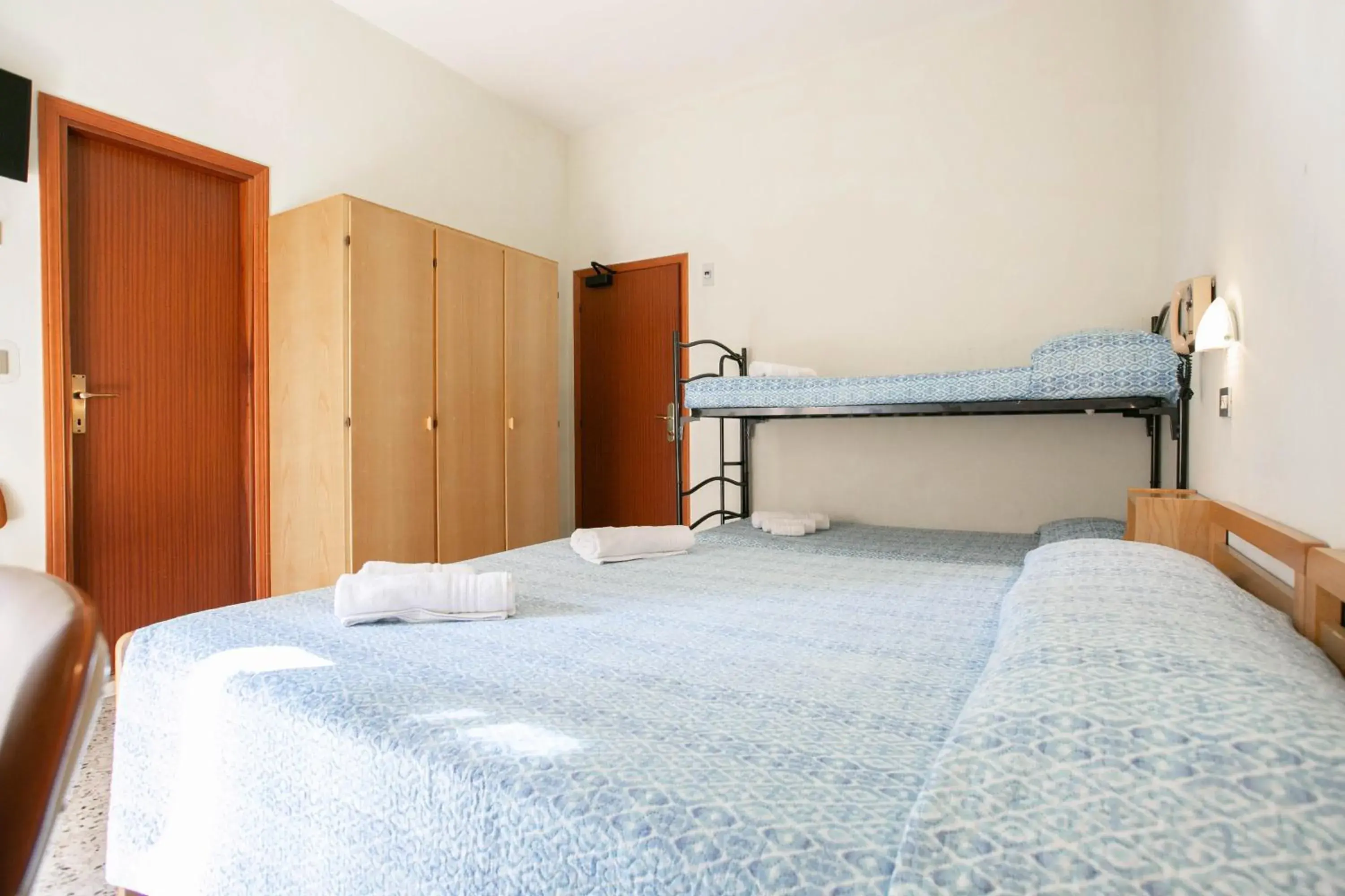 bunk bed, Bed in Hotel Ischia bunk bed, Bed in Hotel Ischia