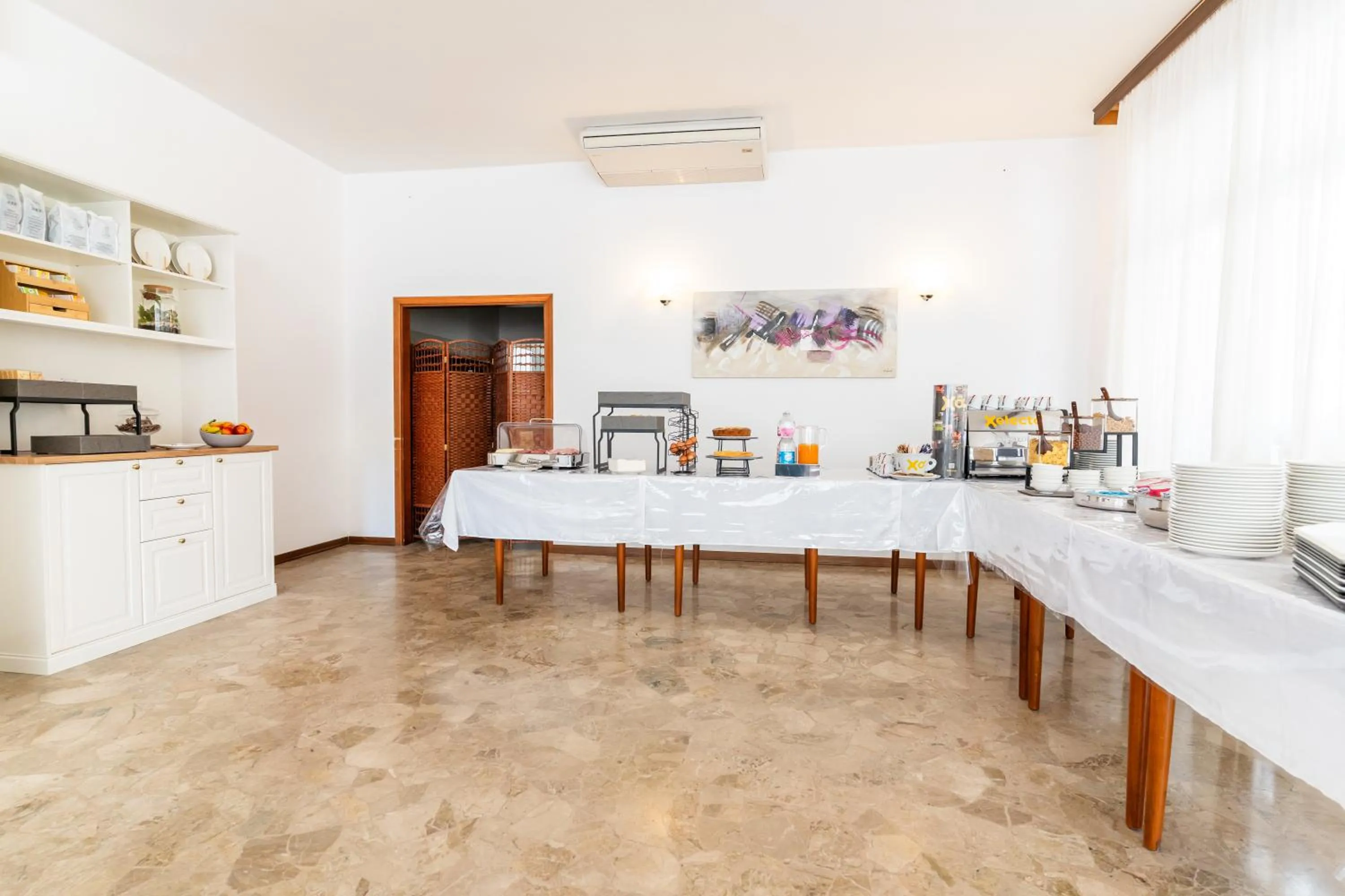 Restaurant/places to eat in Hotel Ischia