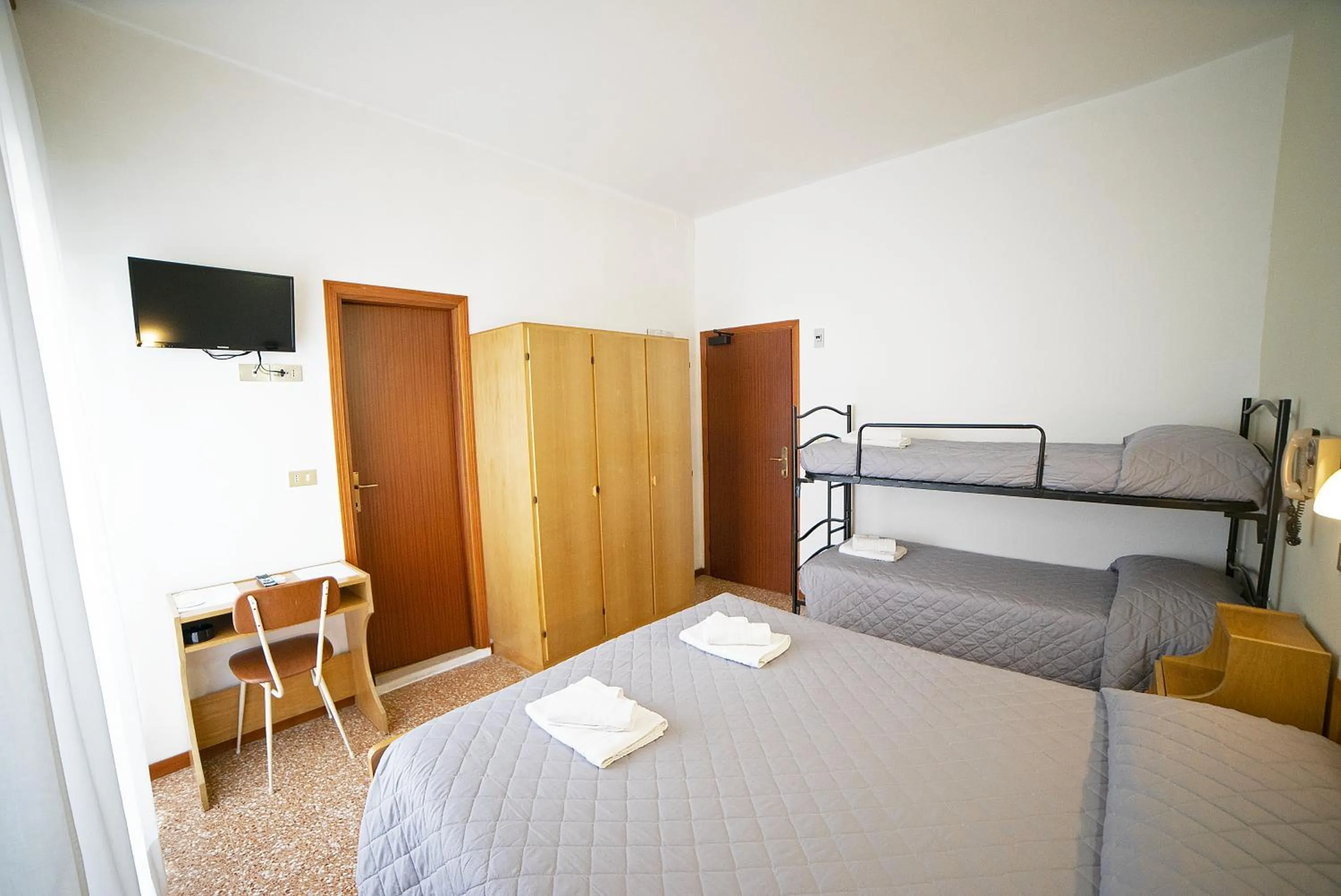 Photo of the whole room, Bed in Hotel Ischia