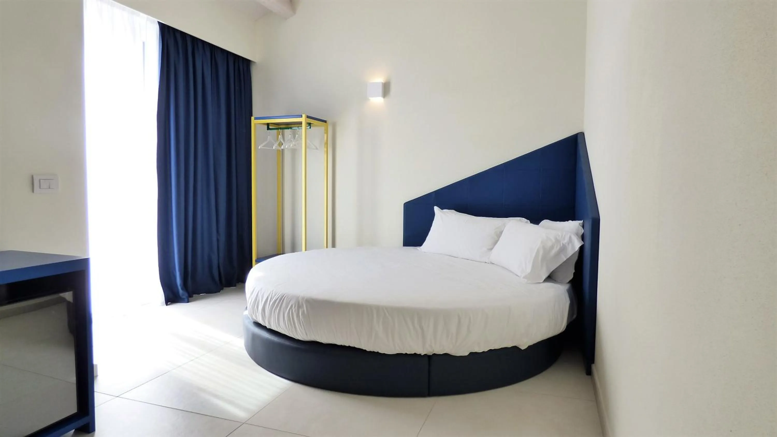 Bedroom in Hotel Trevi