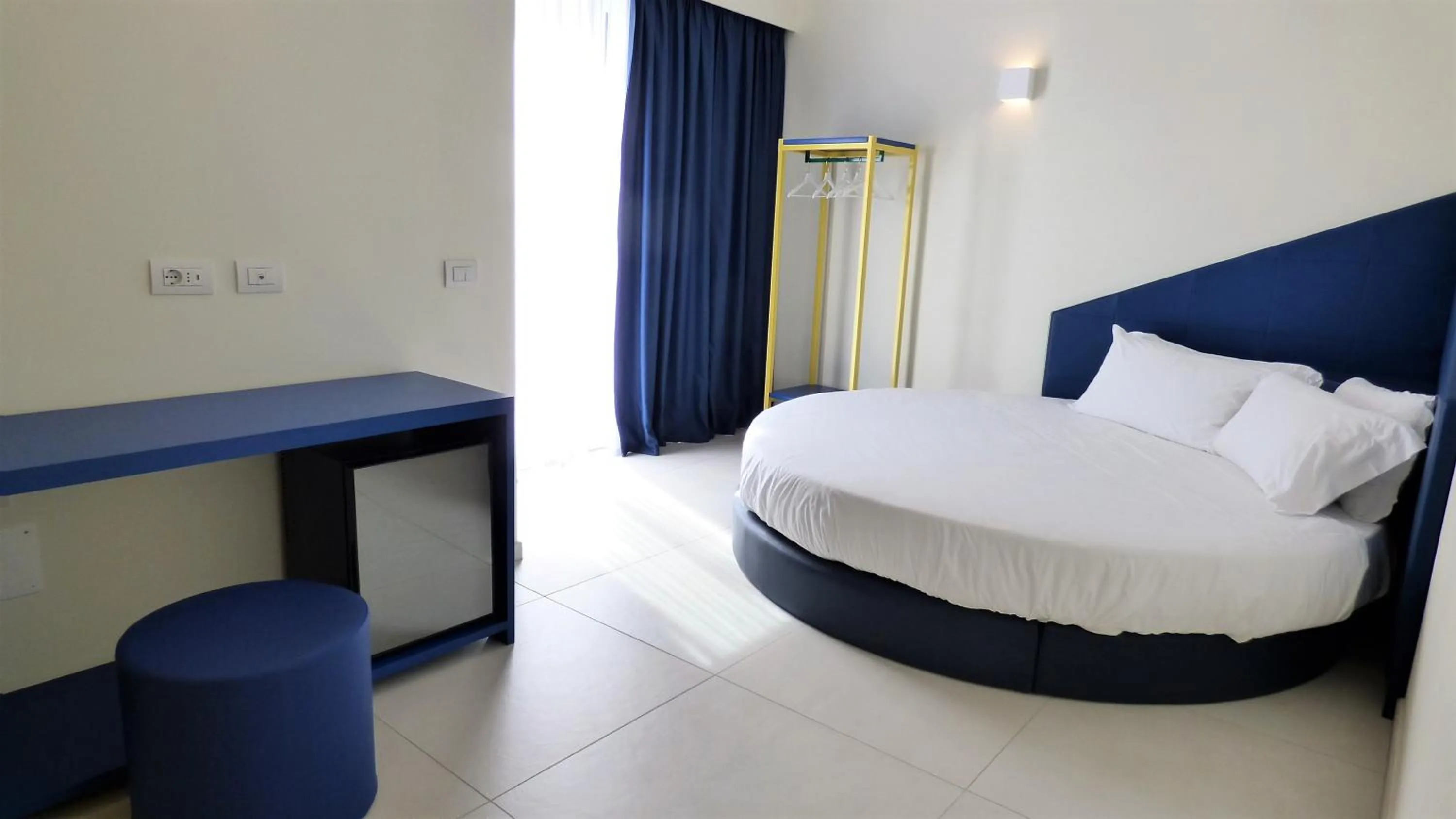 Photo of the whole room in Hotel Trevi