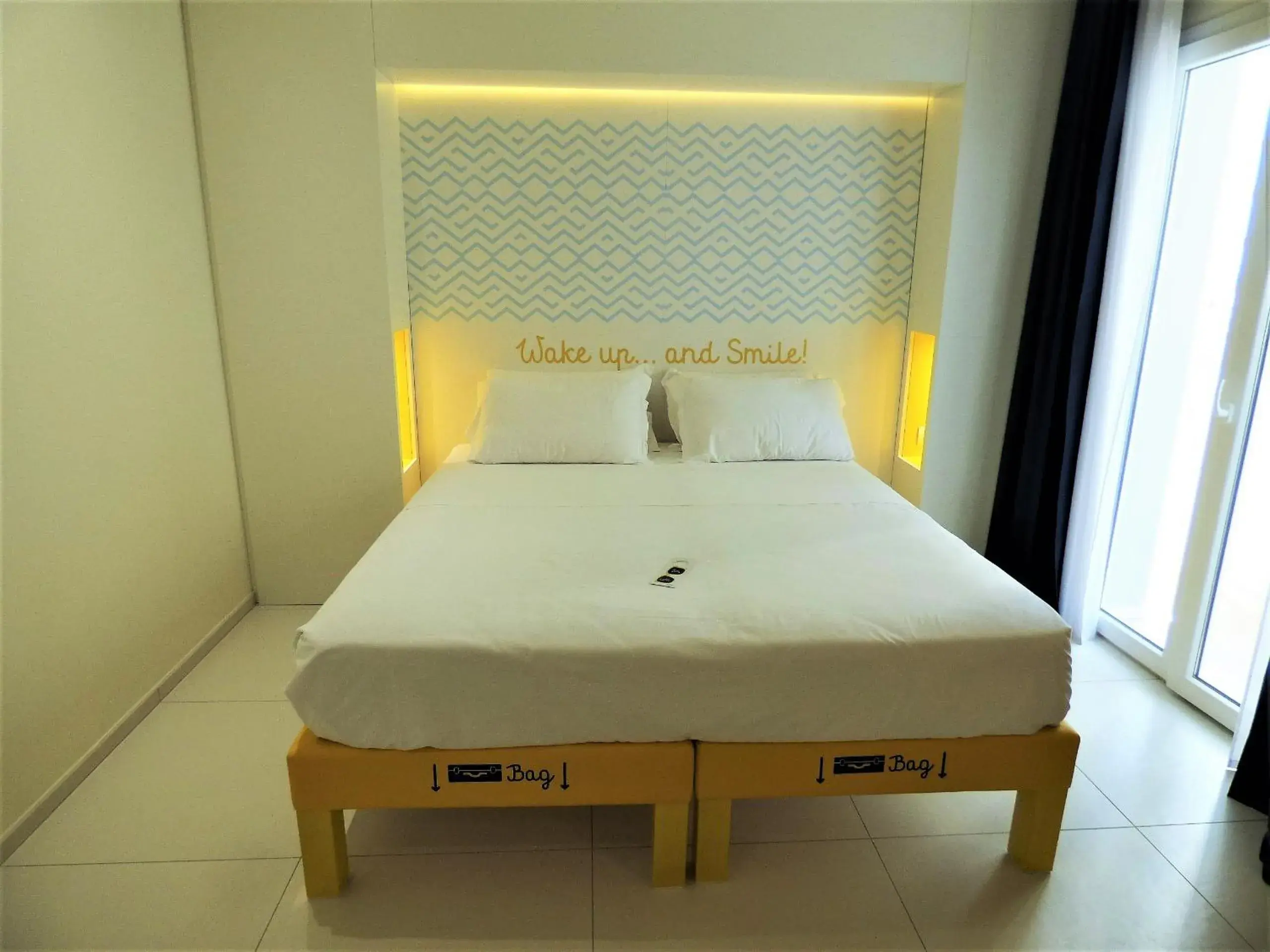 Bed in Hotel Trevi