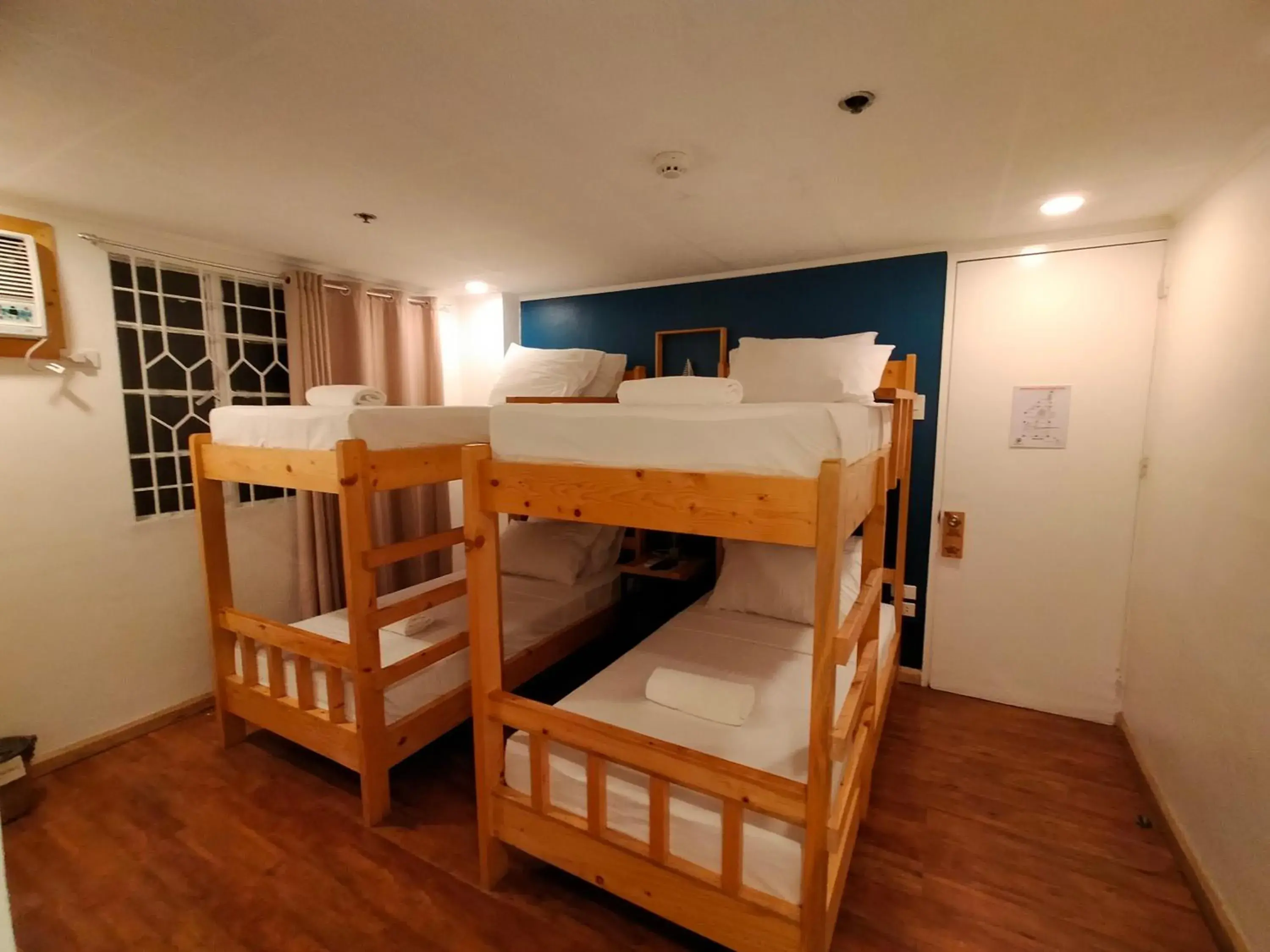 Mixed Dormitory Room in The New View by Ecotel Mixed Dormitory Room in The New View by Ecotel