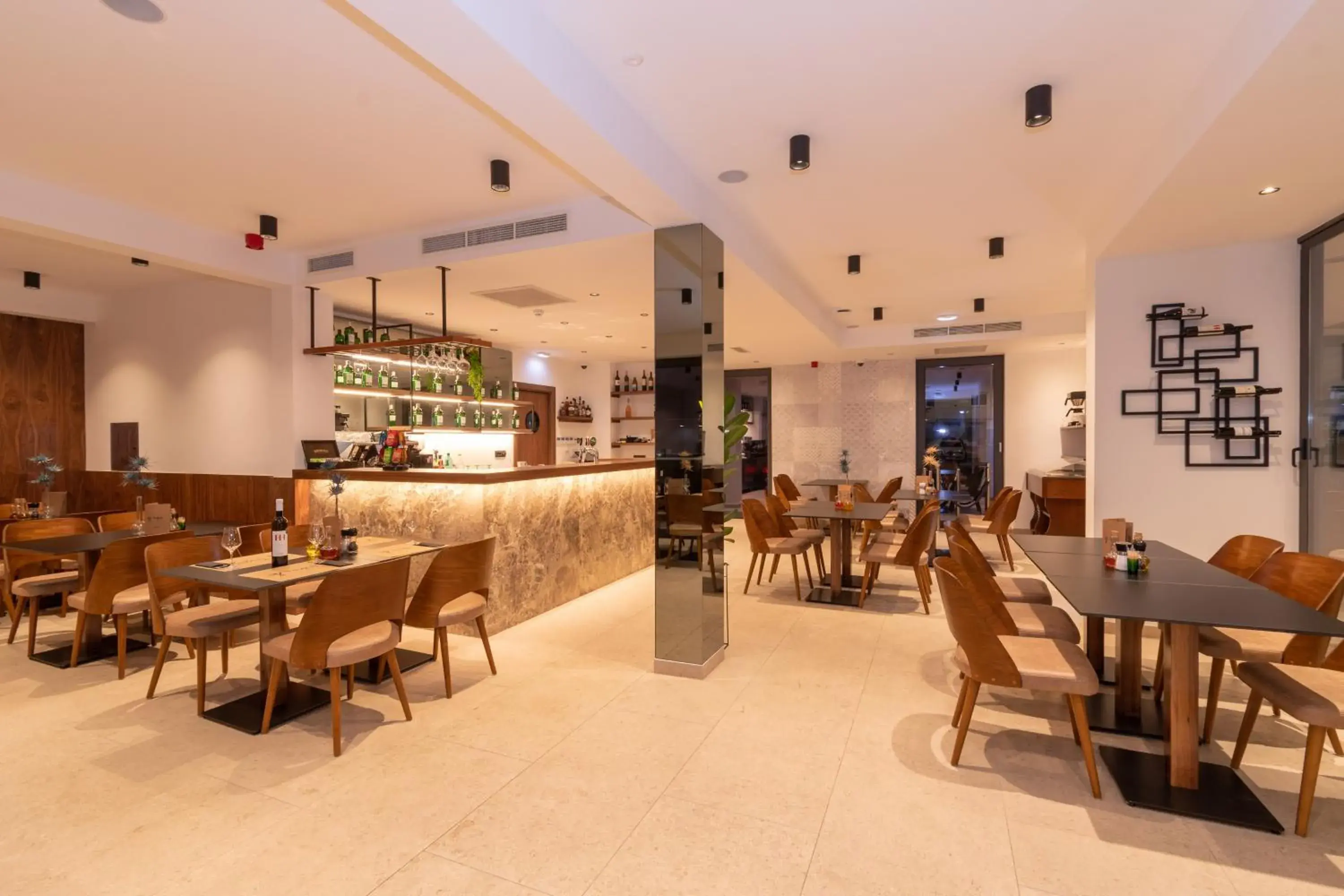 Restaurant/places to eat in Hotel Batuda Restaurant/places to eat in Hotel Batuda