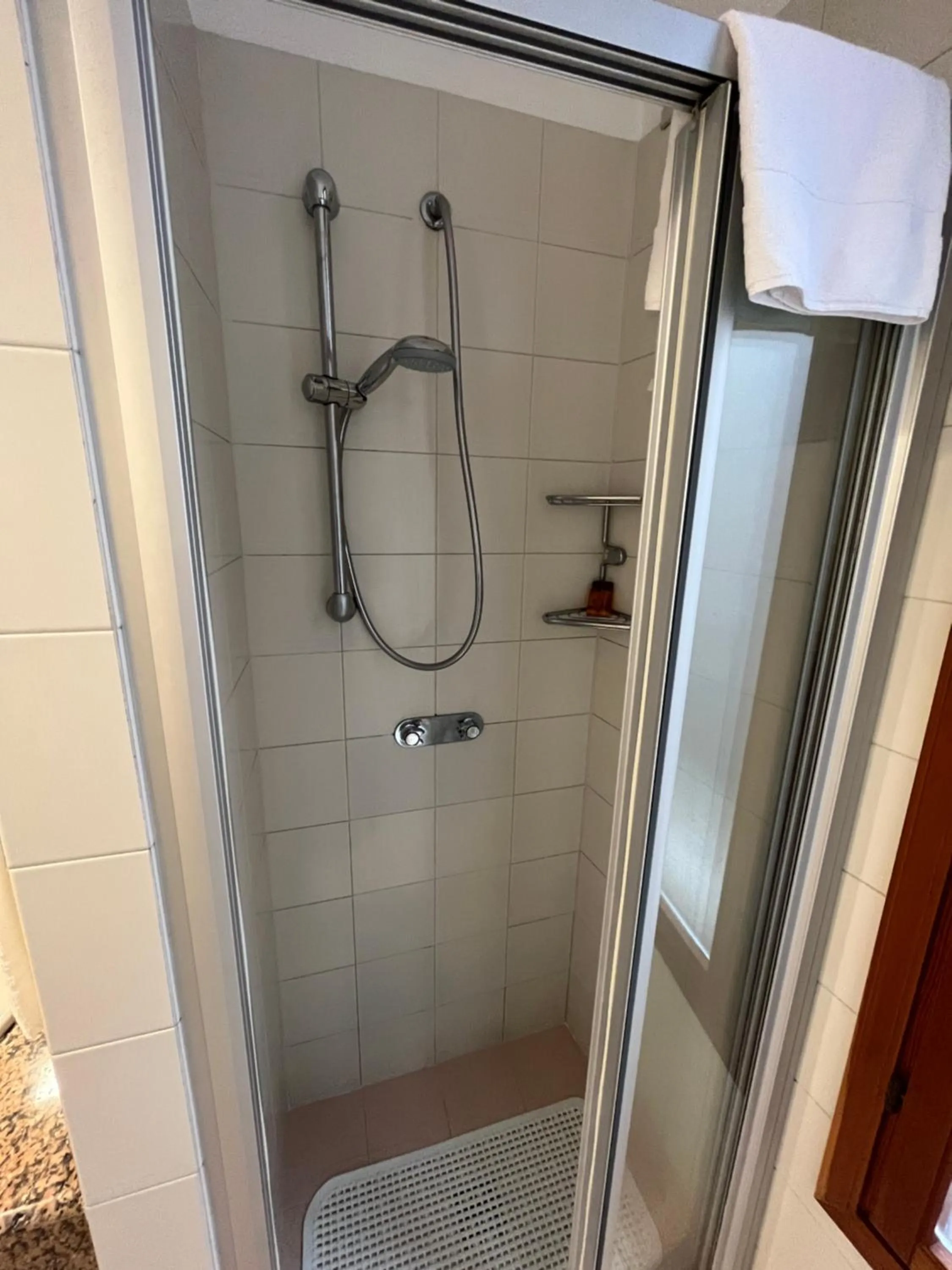 Shower in Hotel Rialto