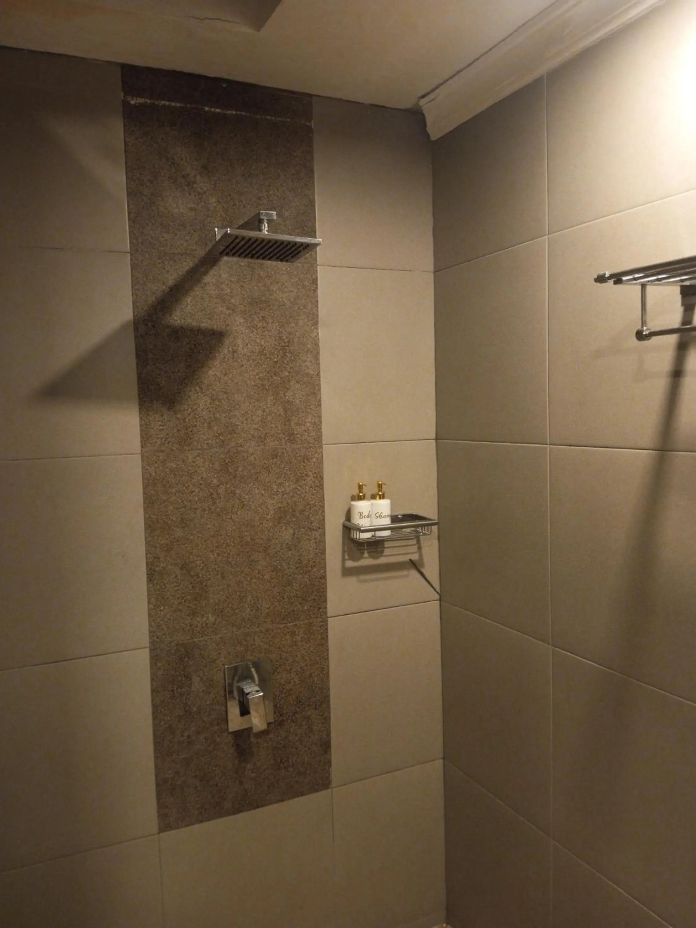 Shower in Coral Beach Seaside