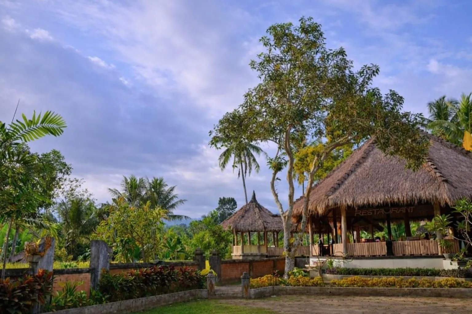 Hakiki Inn Bungalows