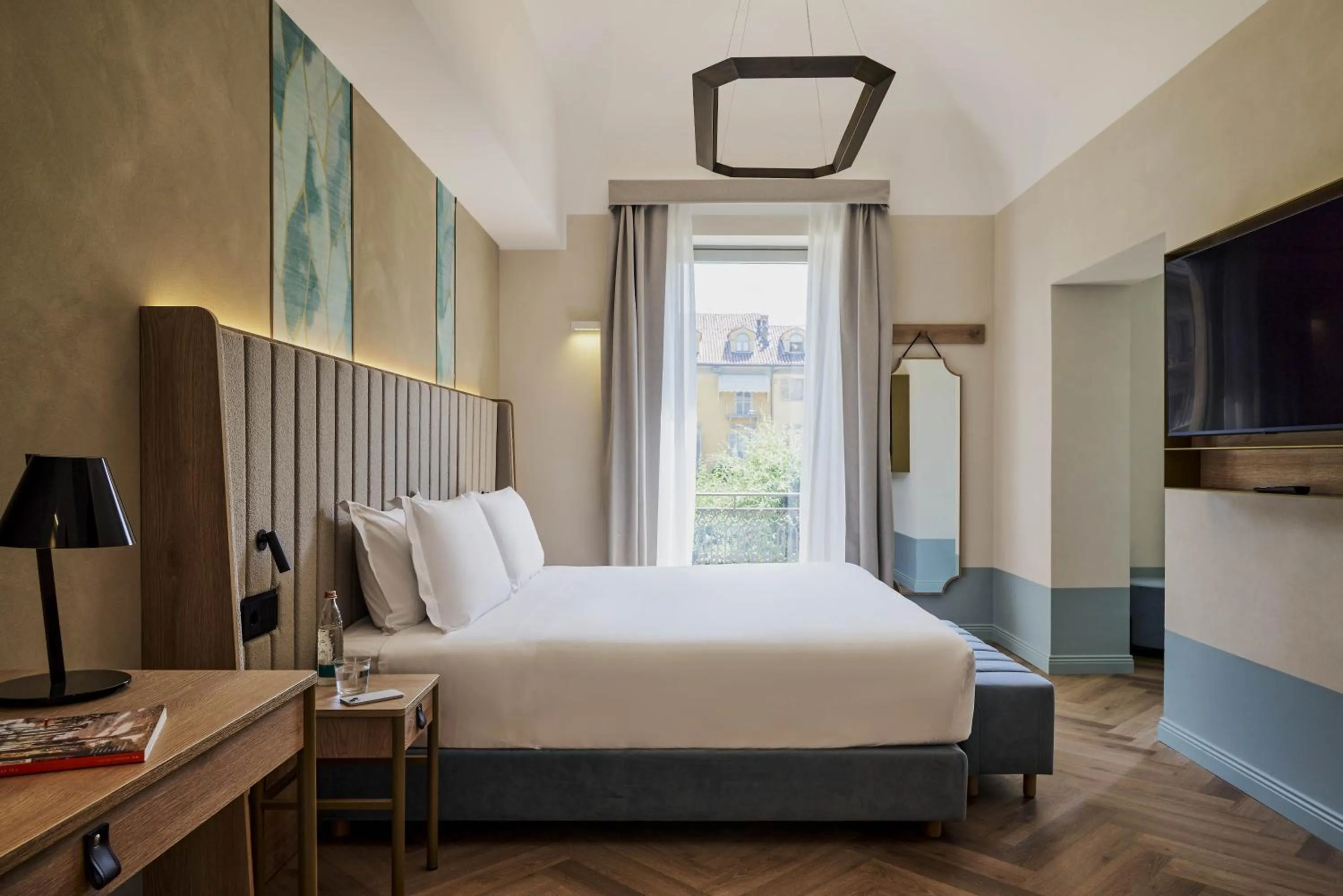 Bed in Hotel Giacomo Morra Alba - Handwritten Collection