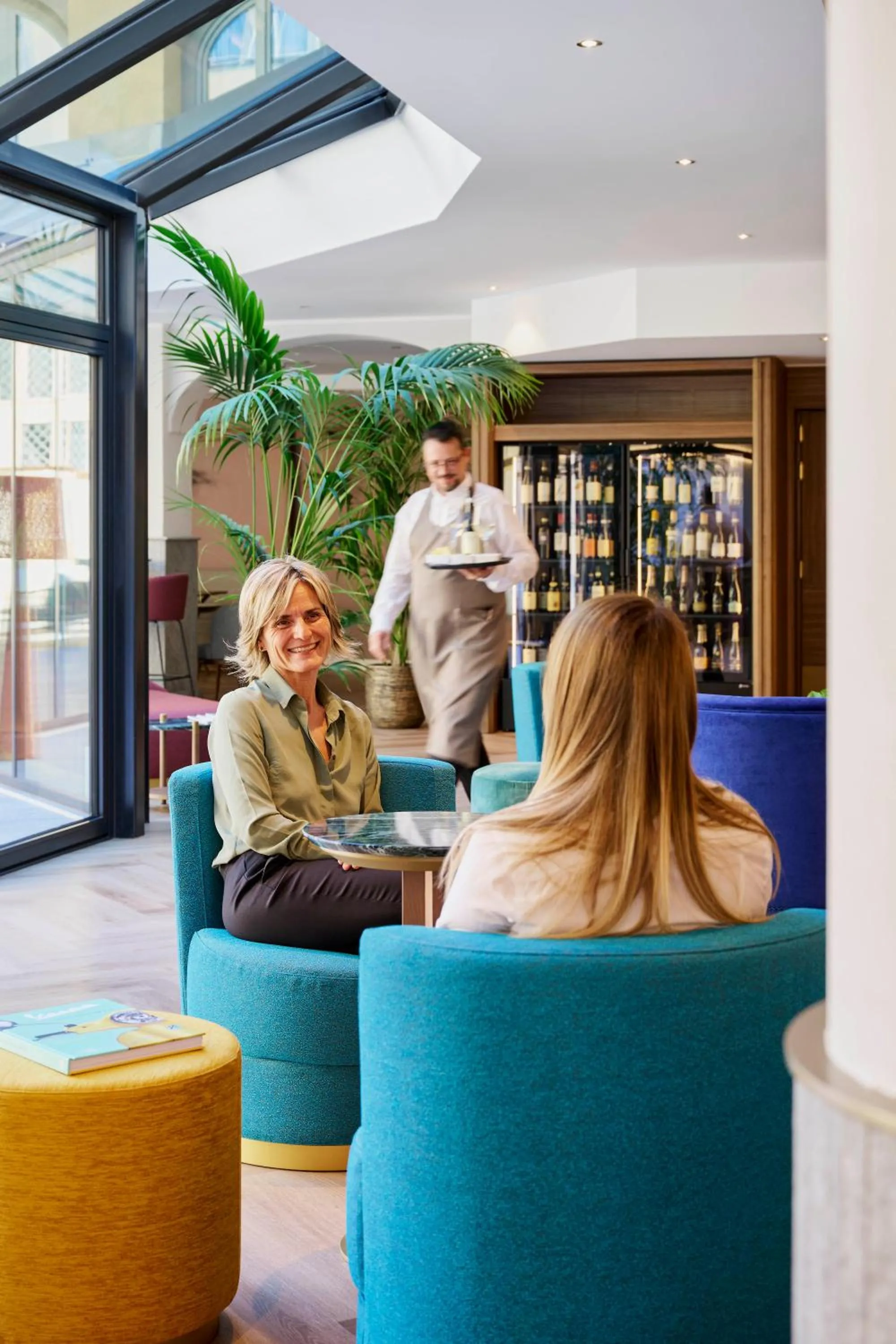 Guests in Hotel Giacomo Morra Alba - Handwritten Collection