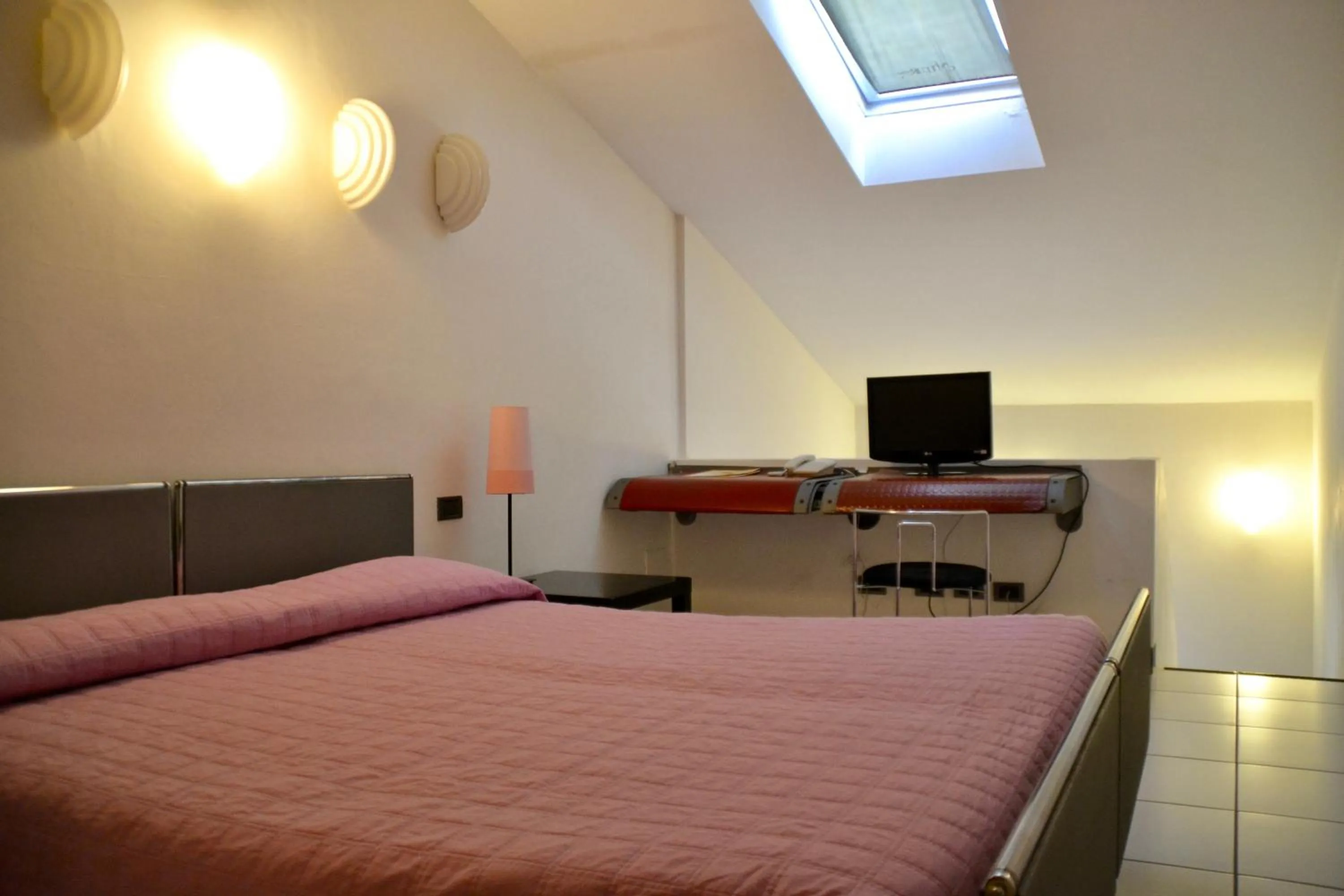 People, Bed in Hotel Italia