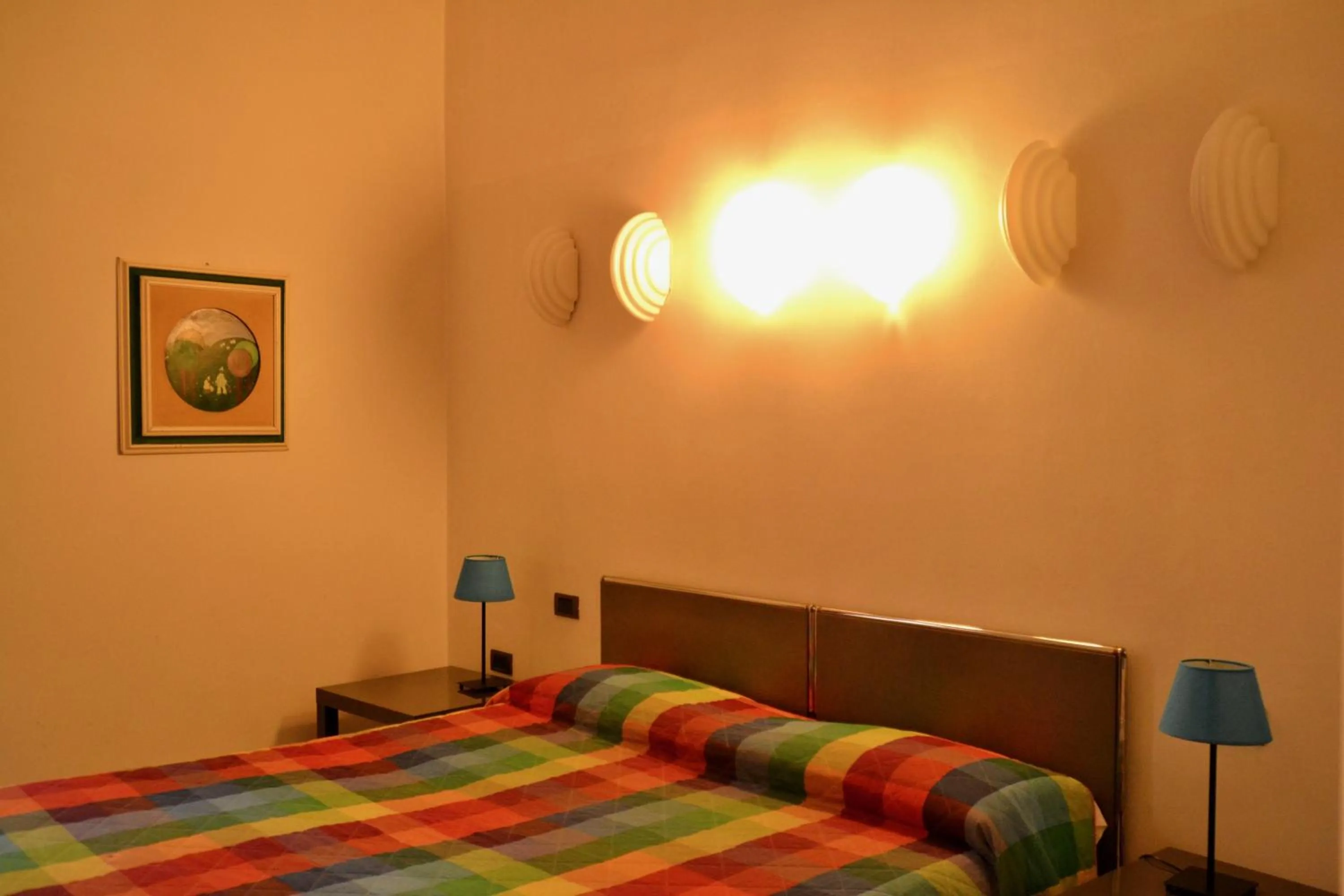 Bathroom, Bed in Hotel Italia