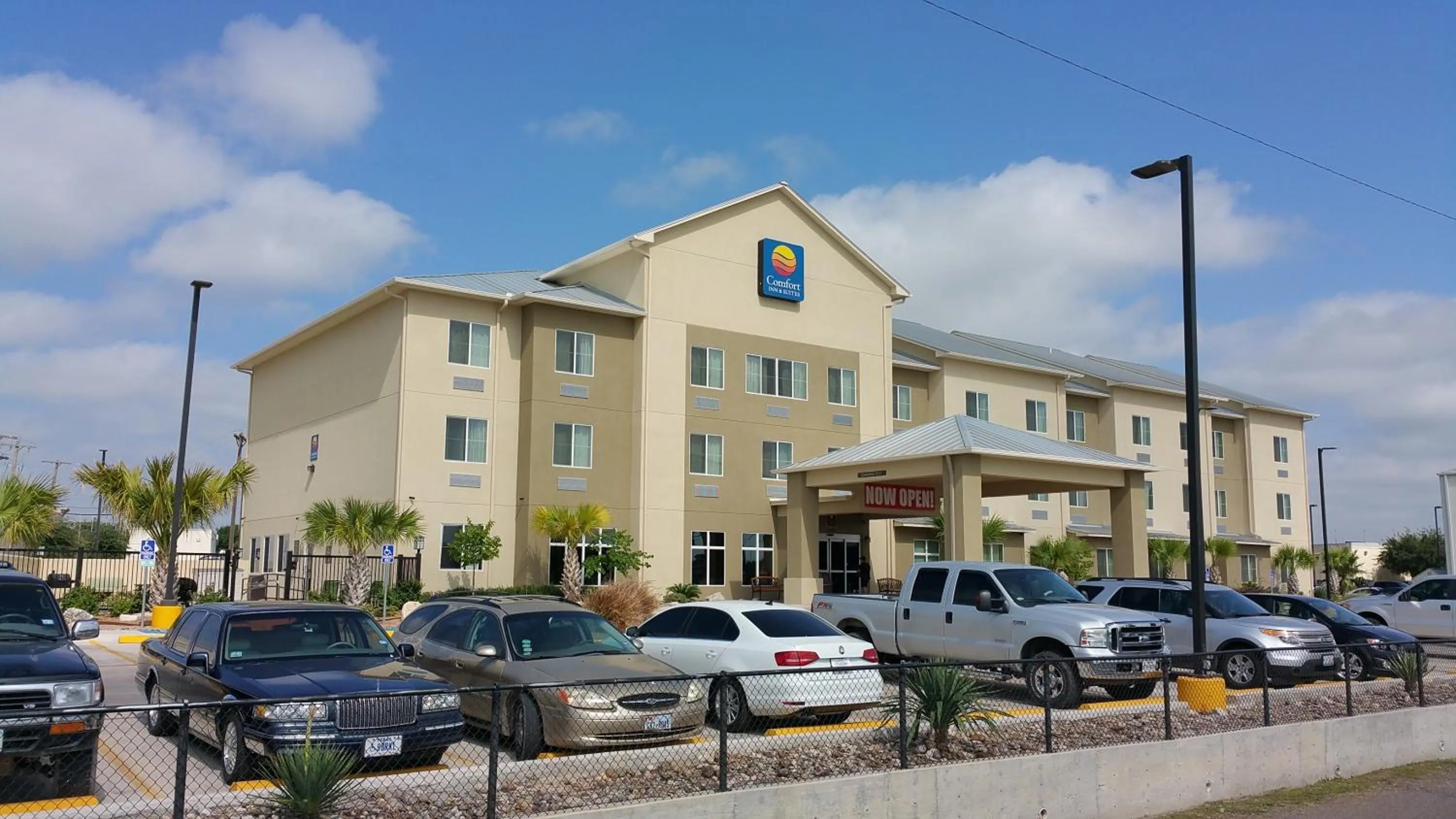 Property building in Comfort Inn & Suites Lakeside