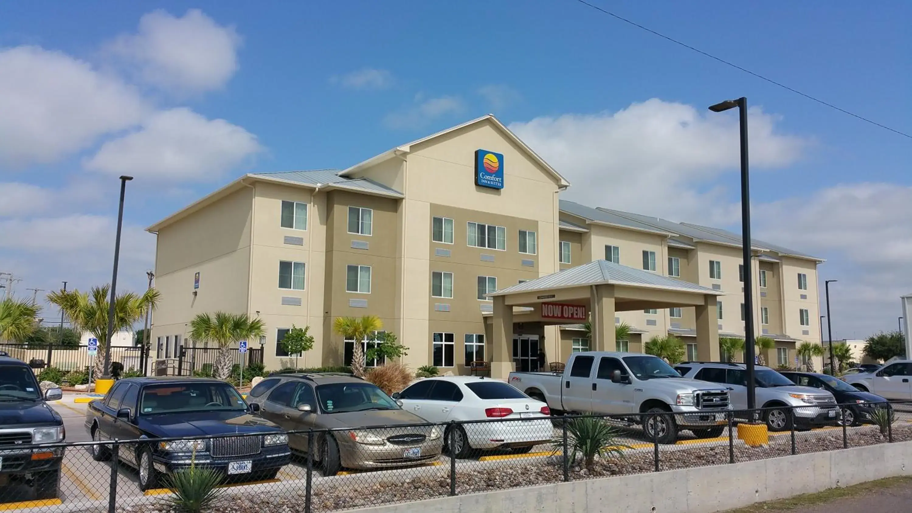 Property building in Comfort Inn & Suites Lakeside Property building in Comfort Inn & Suites Lakeside