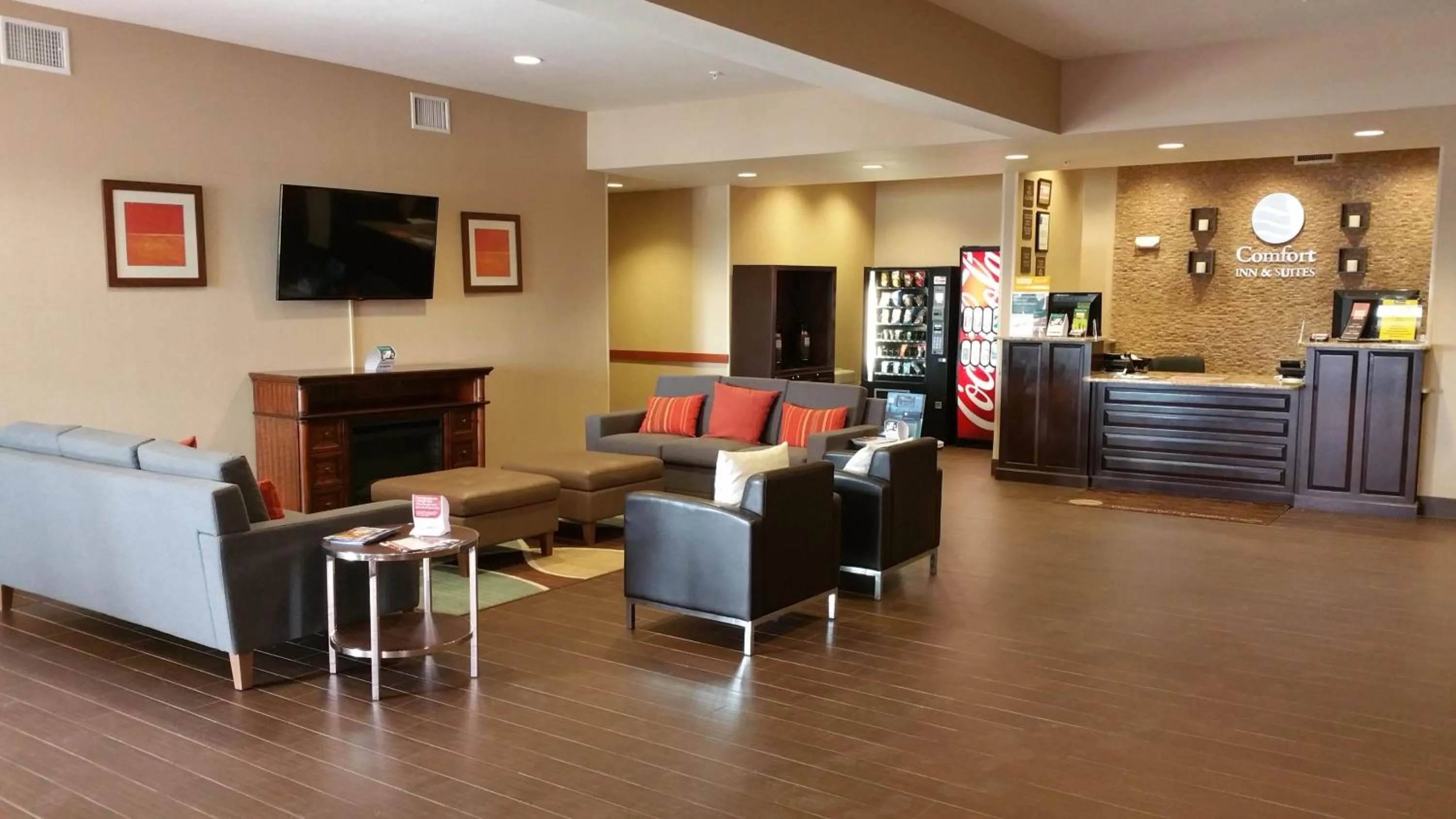 Lobby or reception in Comfort Inn & Suites Lakeside