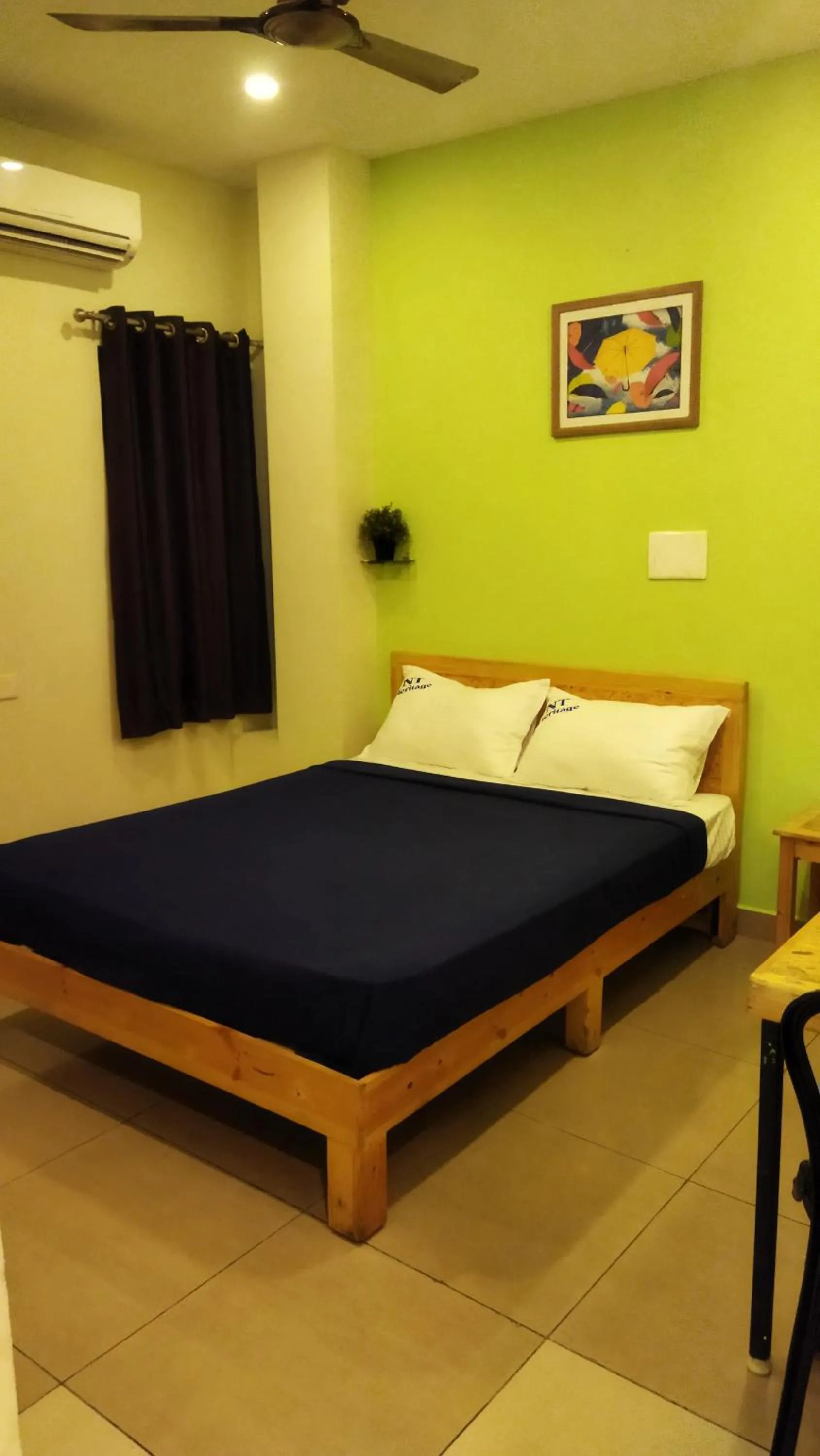 Bed in Chaplin Hotel