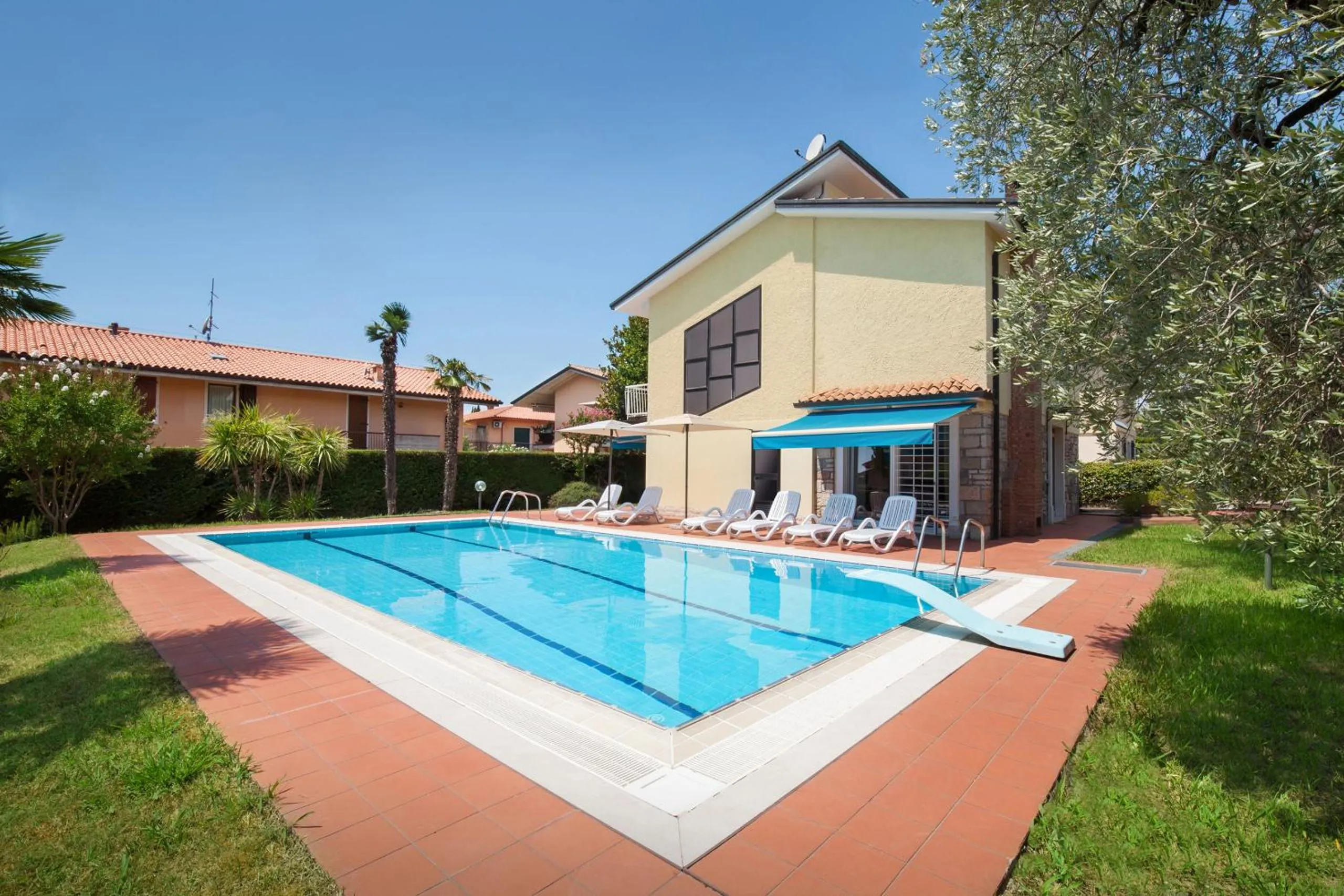 Villa Rose With Pool