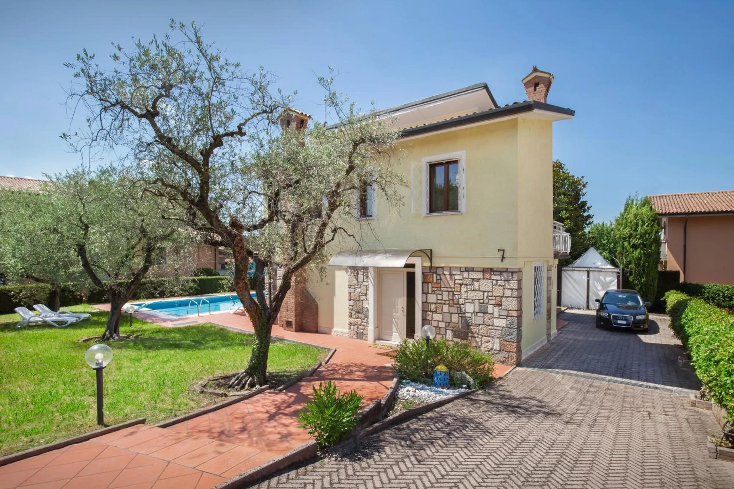 Villa Rose With Pool
