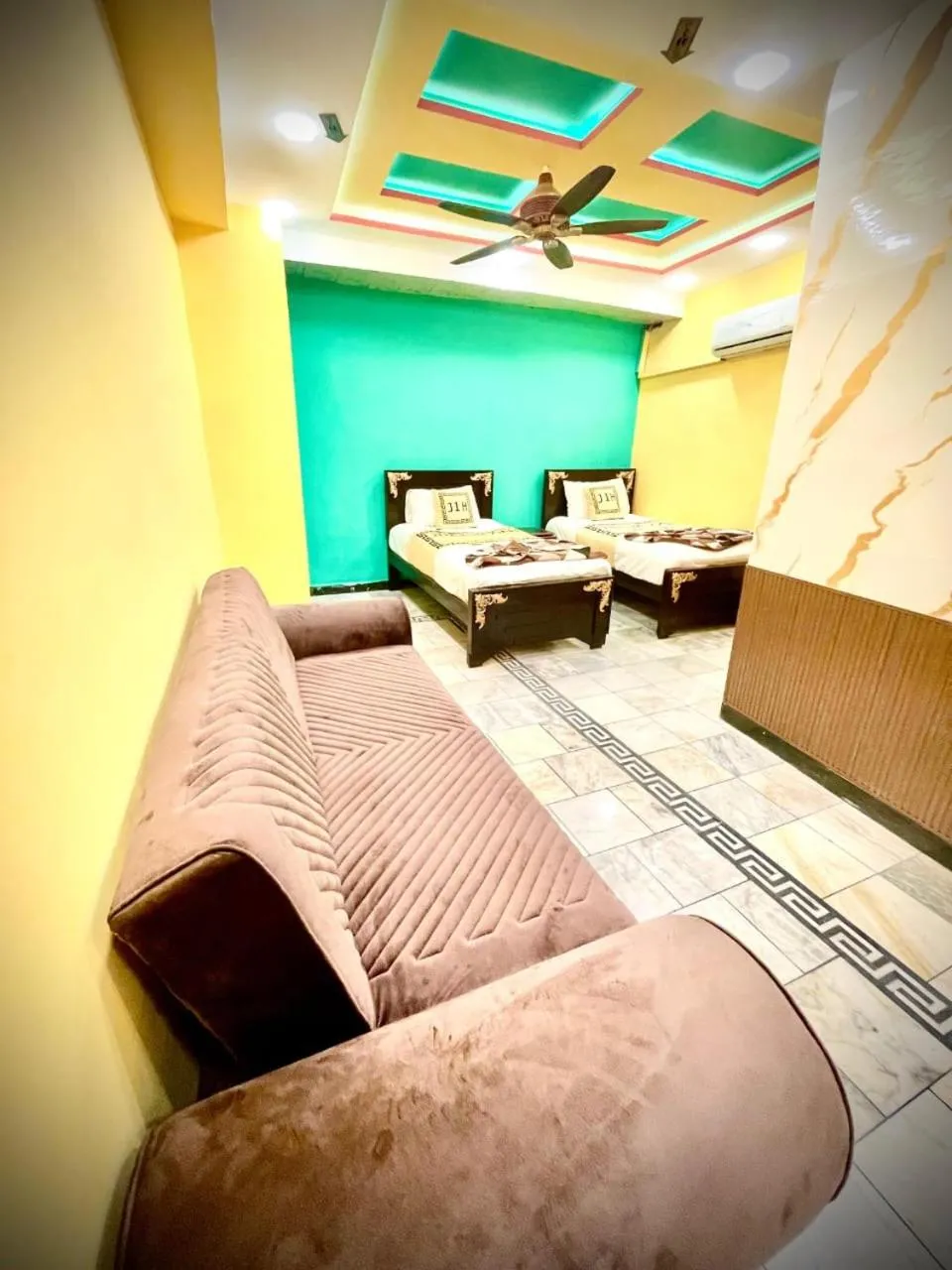Hotel Khan Plaza