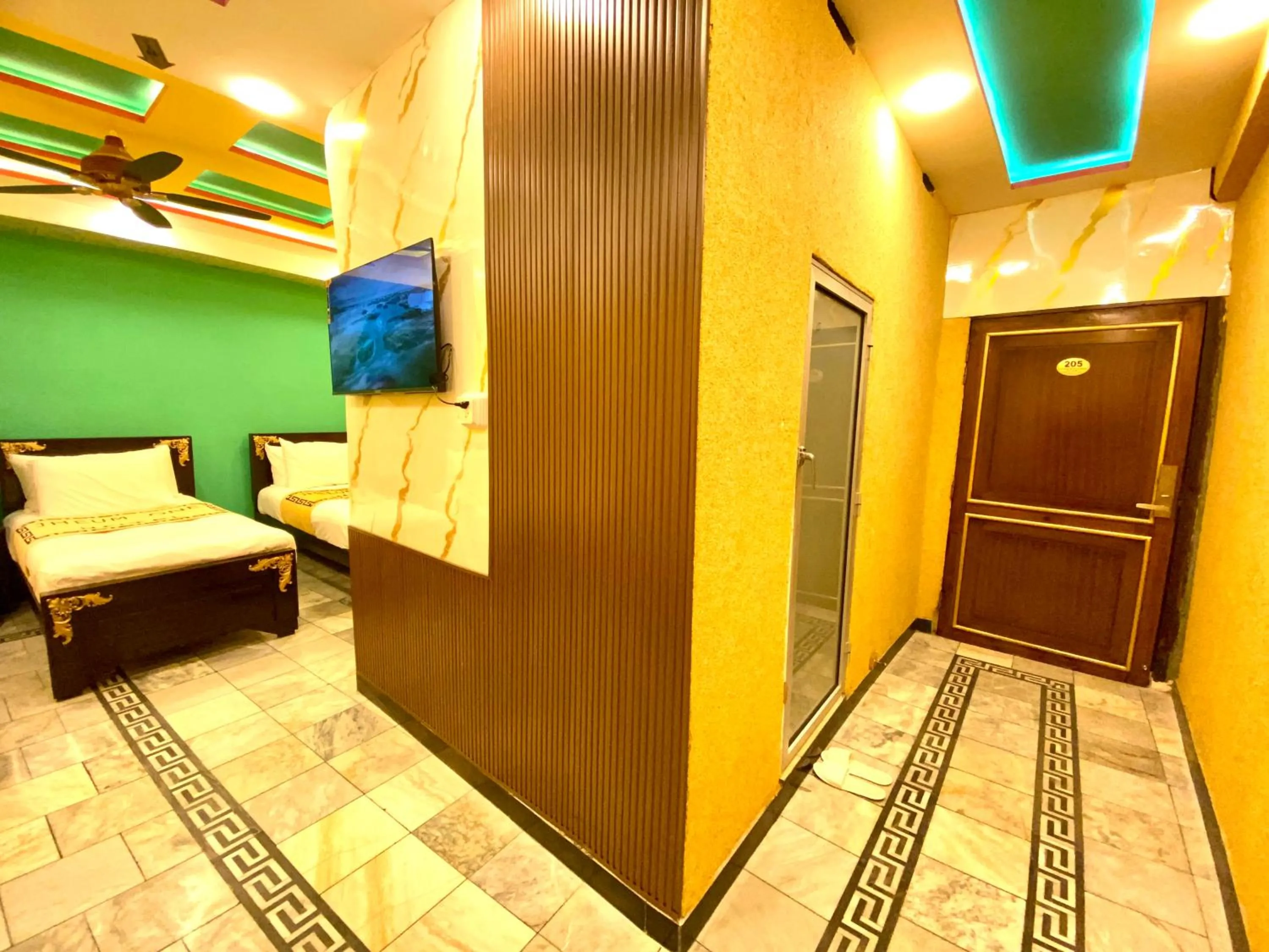 Bed in Hotel Khan Plaza