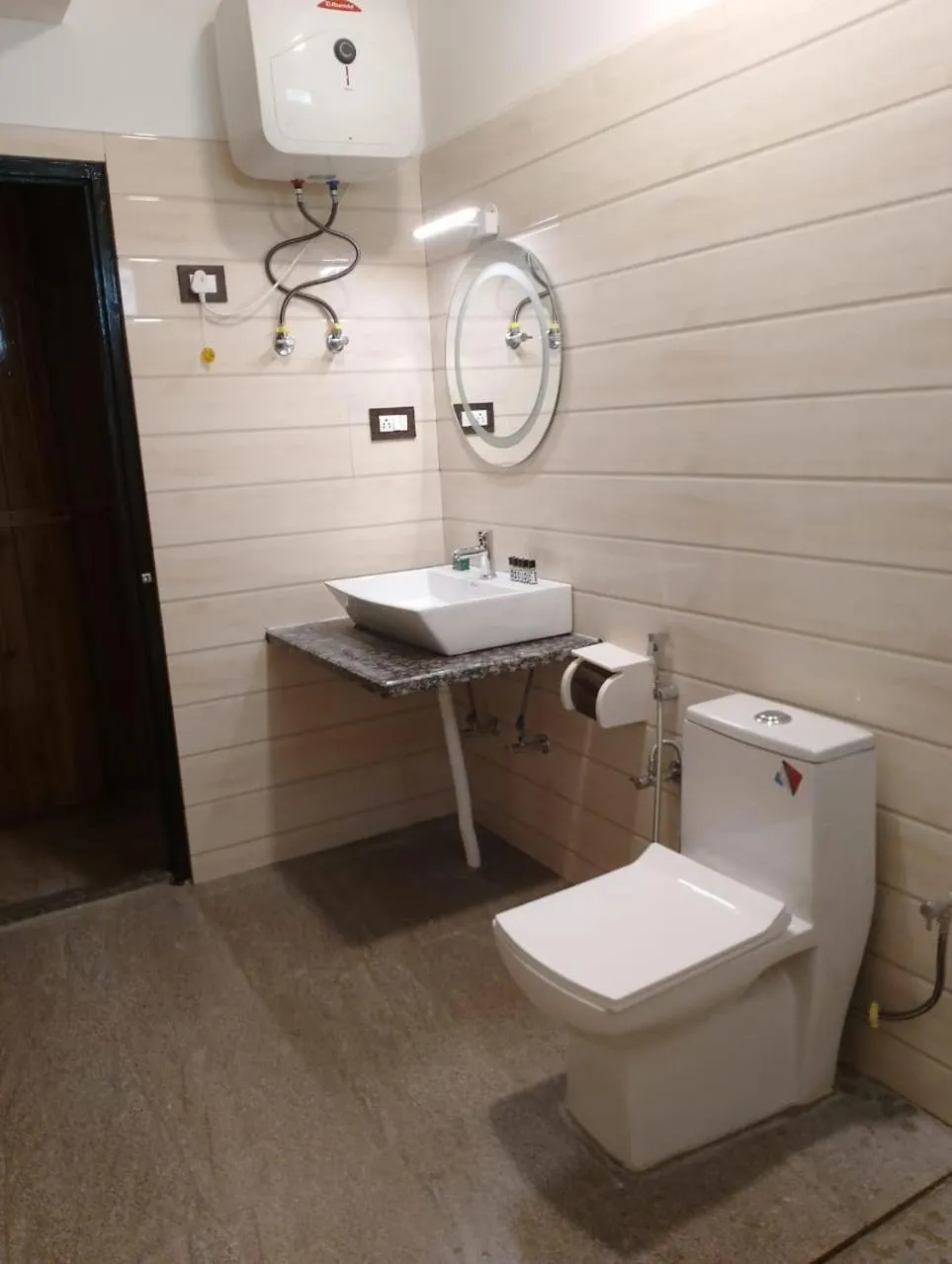 Toilet in Rufina Lachung Kunga