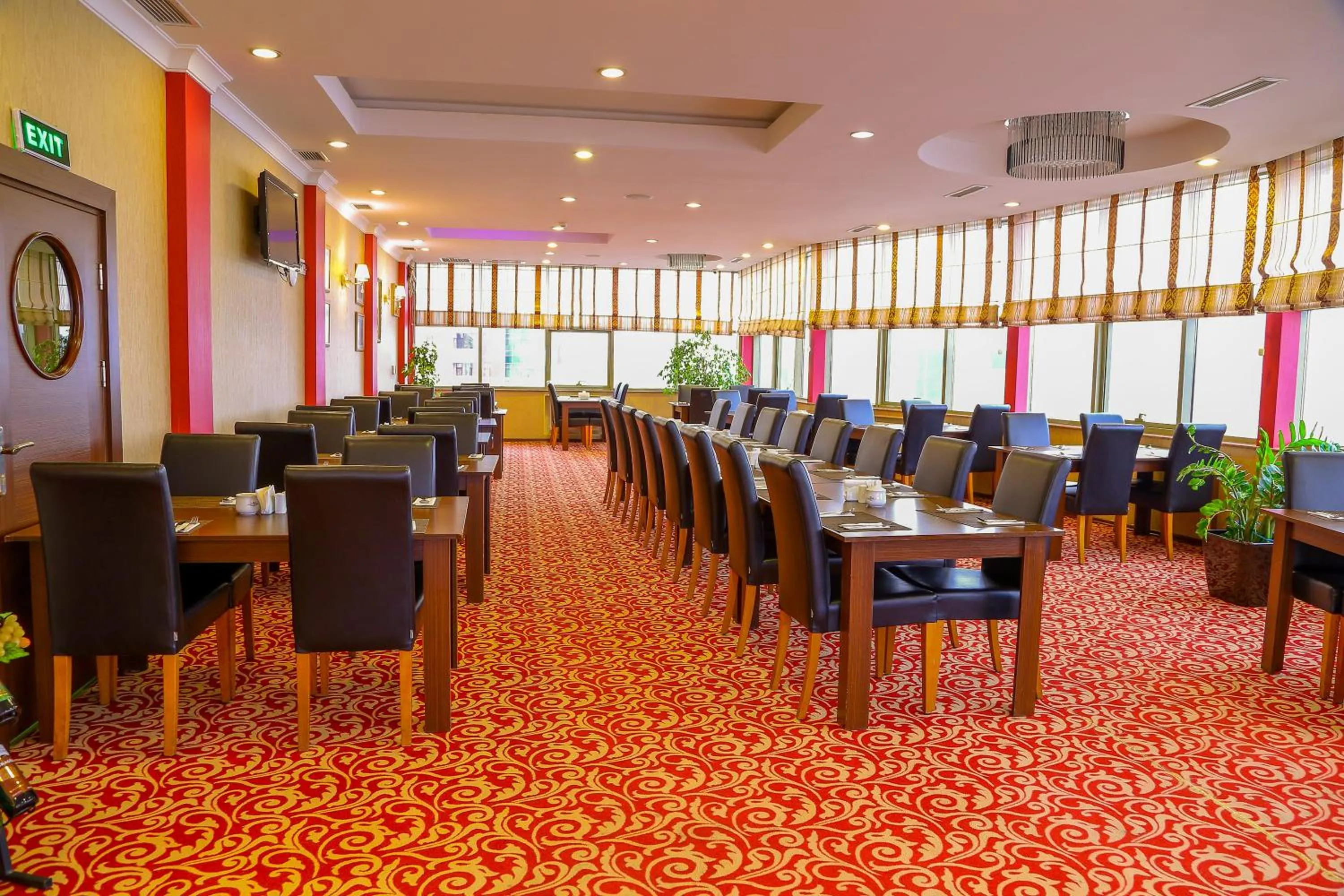 Restaurant/places to eat in Central Park Baku