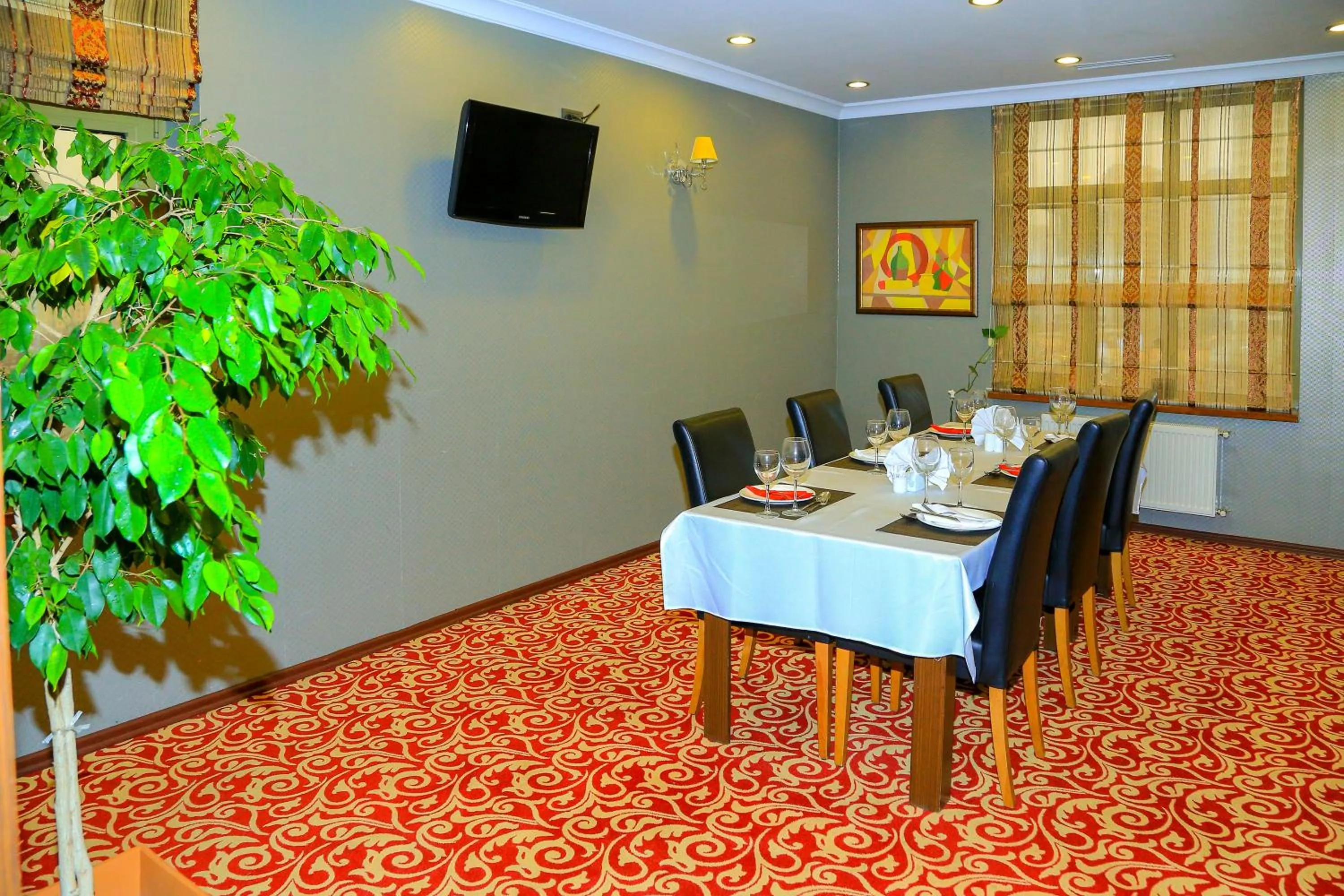 Restaurant/places to eat in Central Park Baku