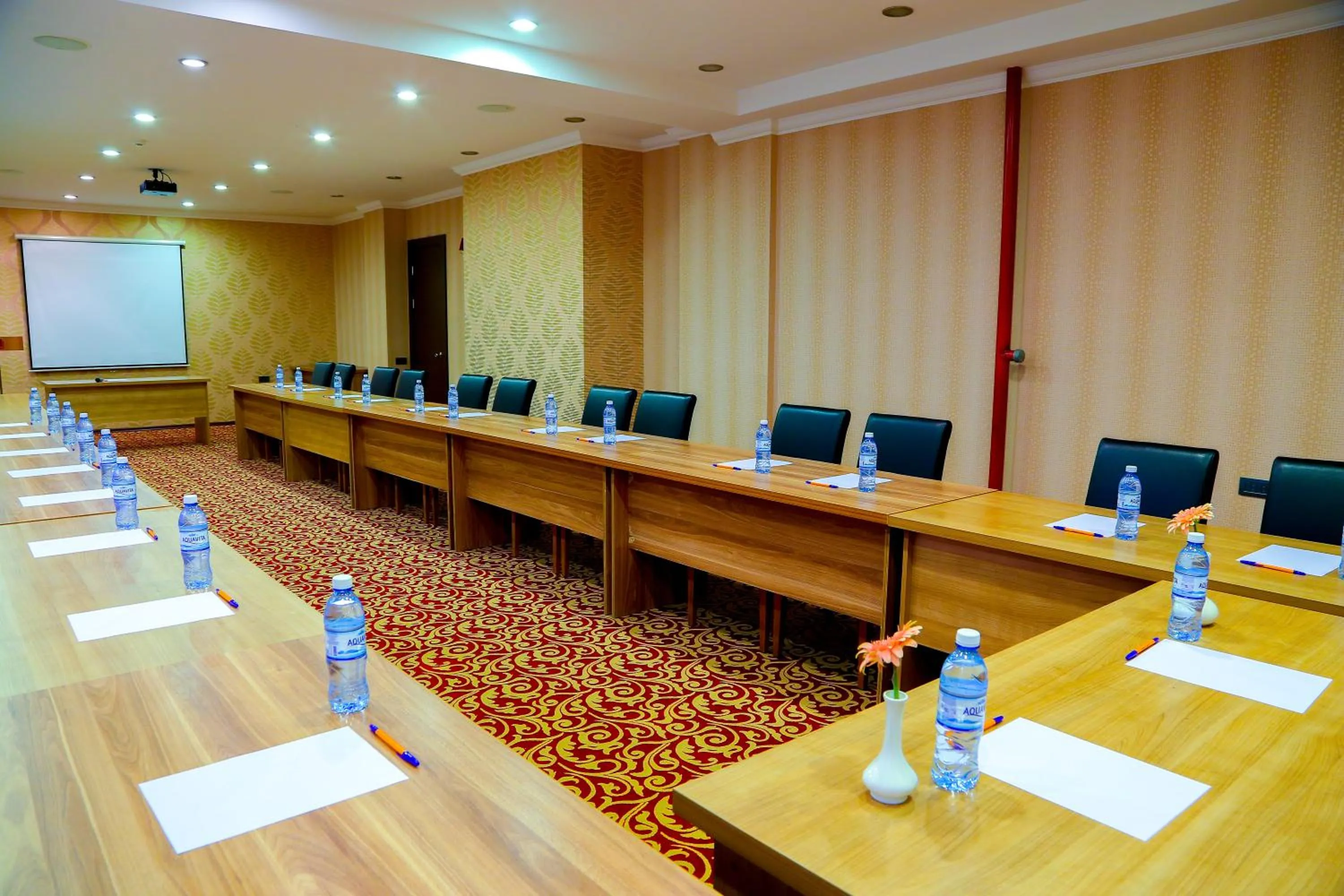 Business facilities in Central Park Baku