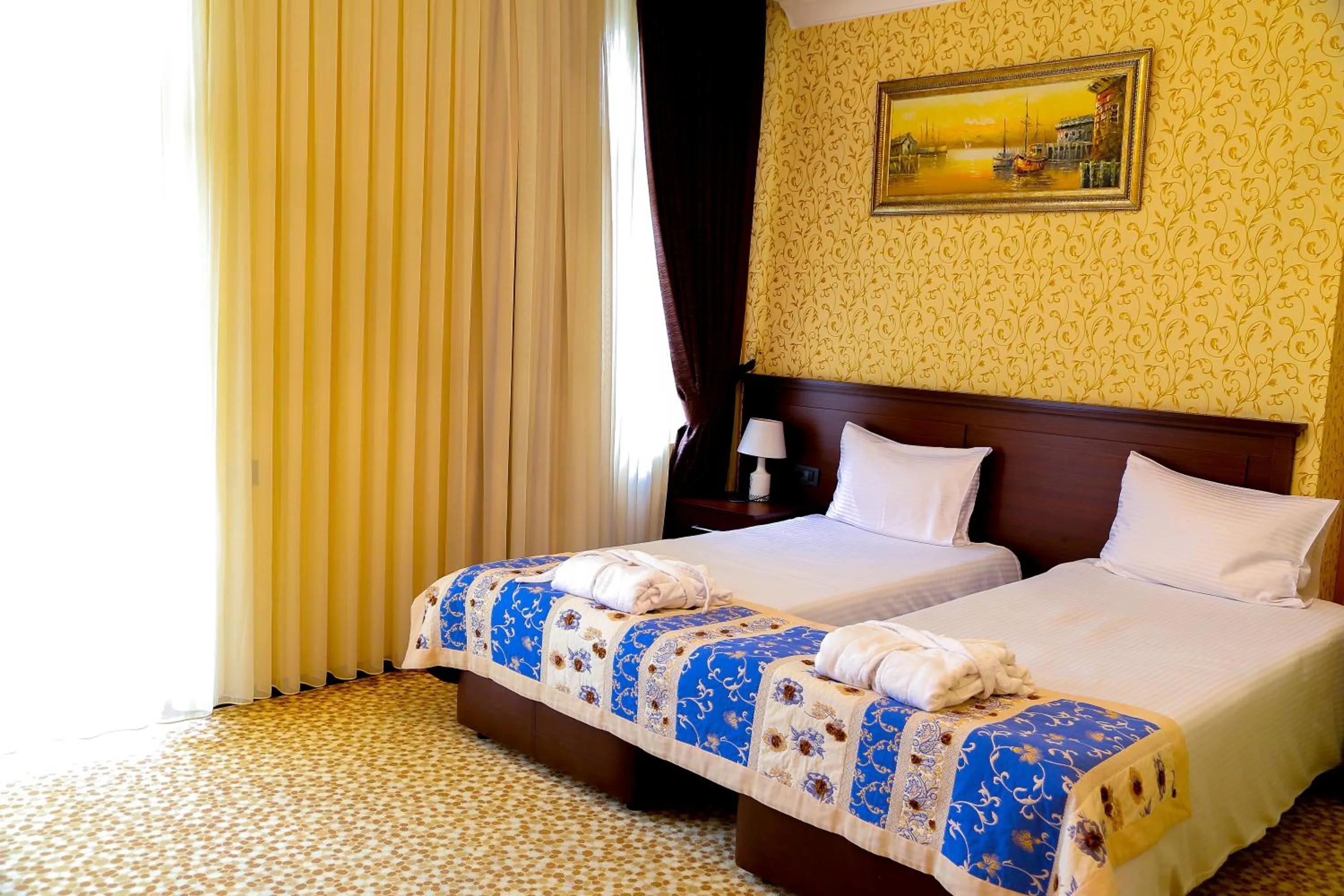 Bed in Central Park Baku