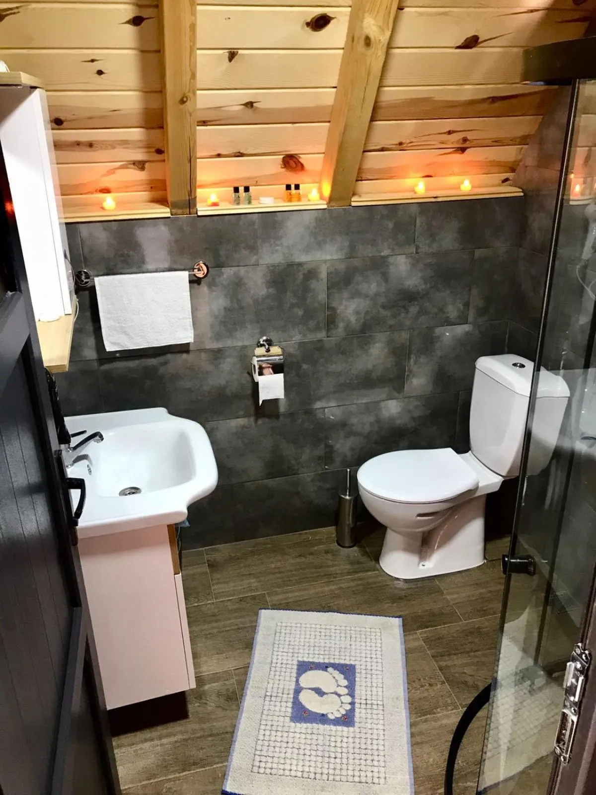 Bathroom in Northland Bungalows