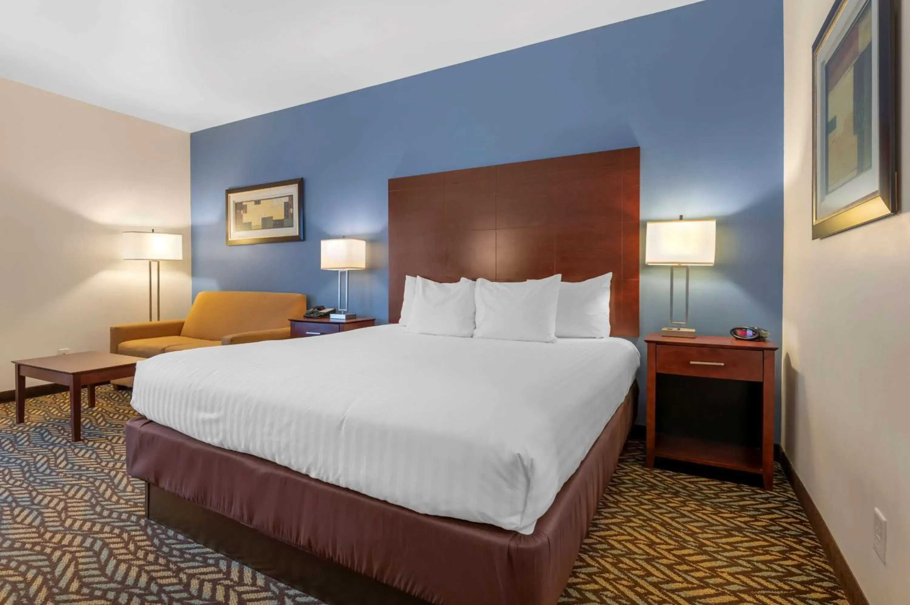 Bedroom, Bed in Best Western Plus Covered Bridge Inn Bedroom, Bed in Best Western Plus Covered Bridge Inn