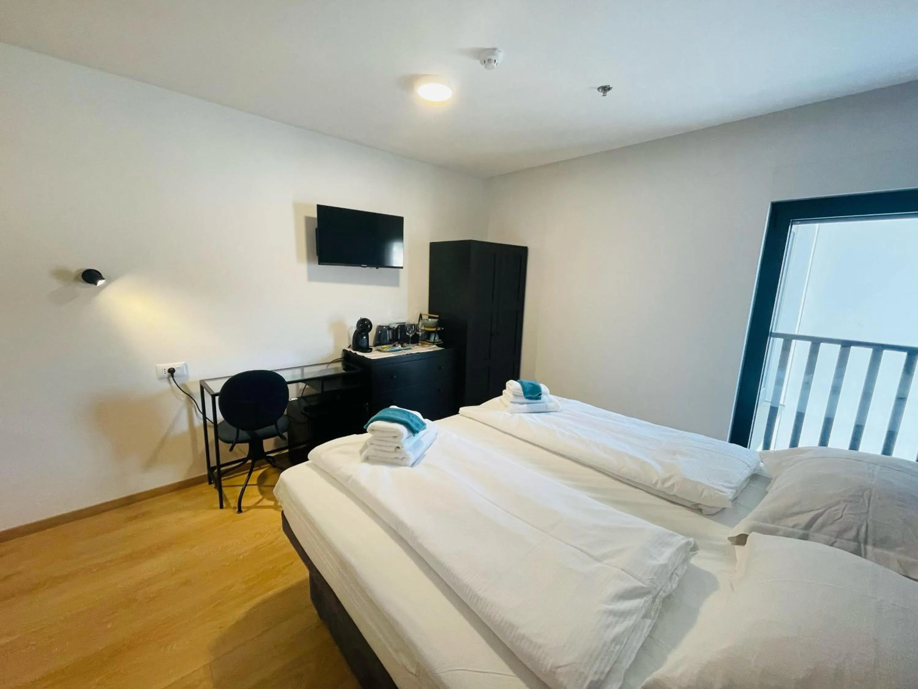 TV and multimedia, Bed in DOMINIUM CITY SUITES