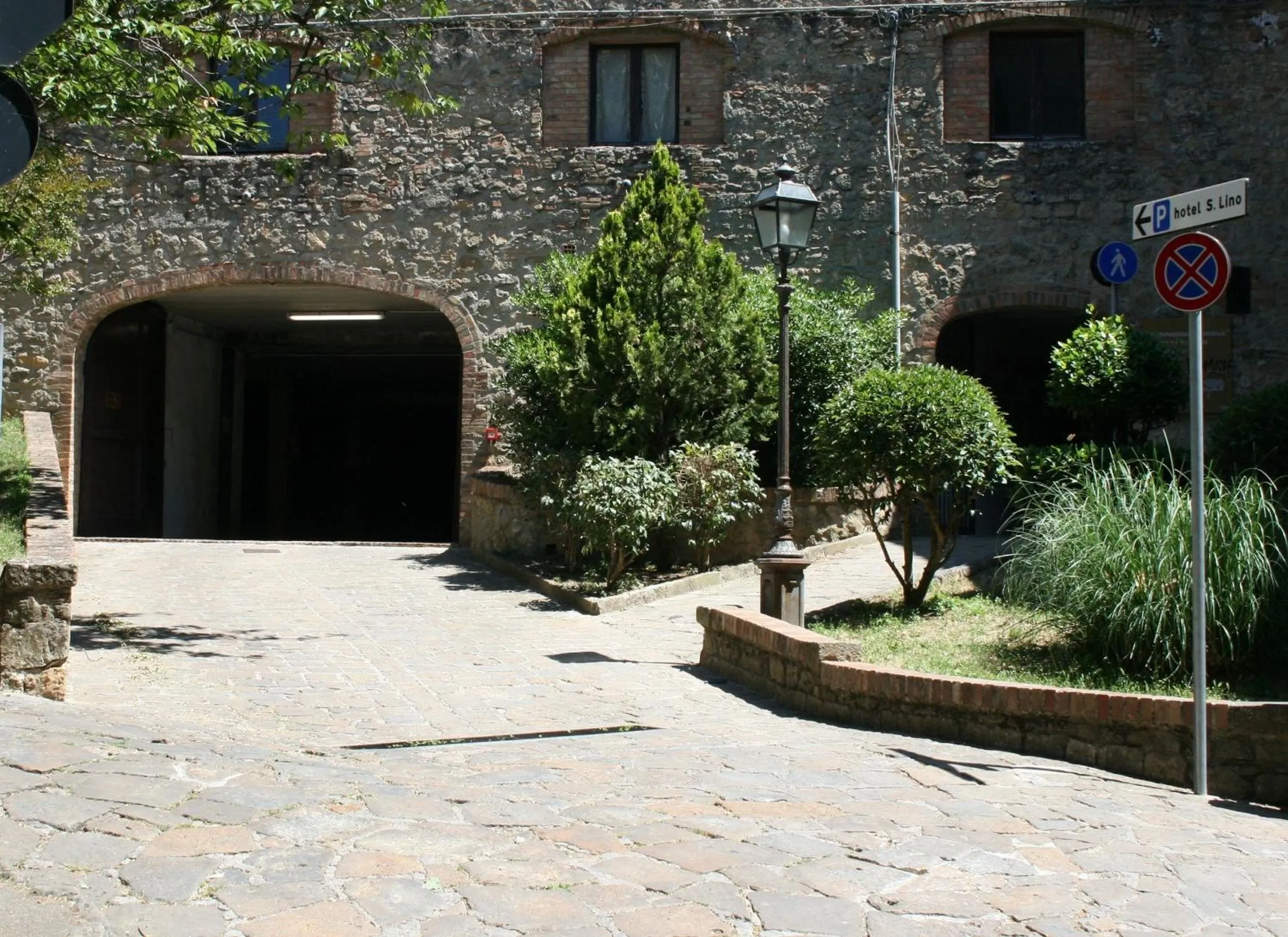 Facade/entrance in Hotel San Lino
